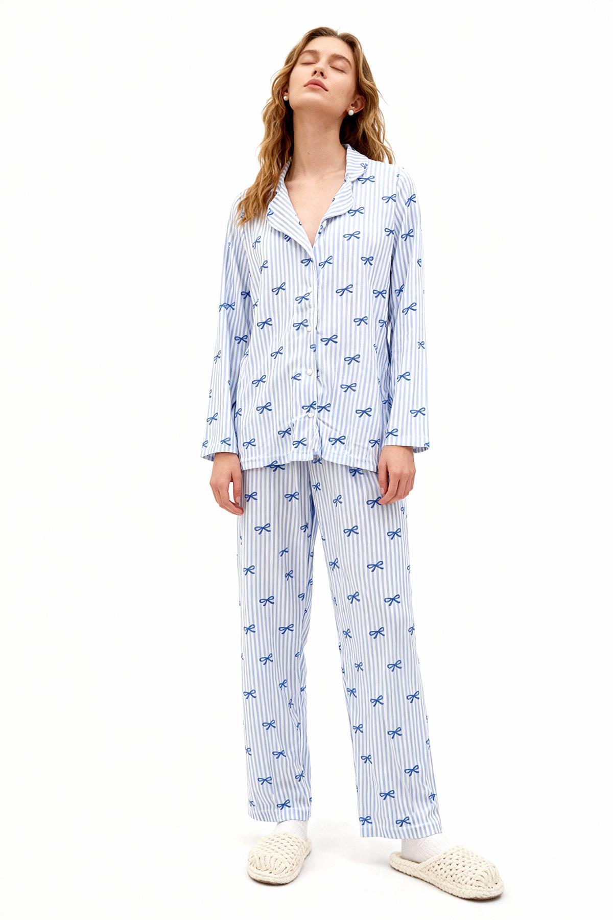 3412 Fiyonk Desen Düğmeli Pijama Takımı Mavi - RAYS