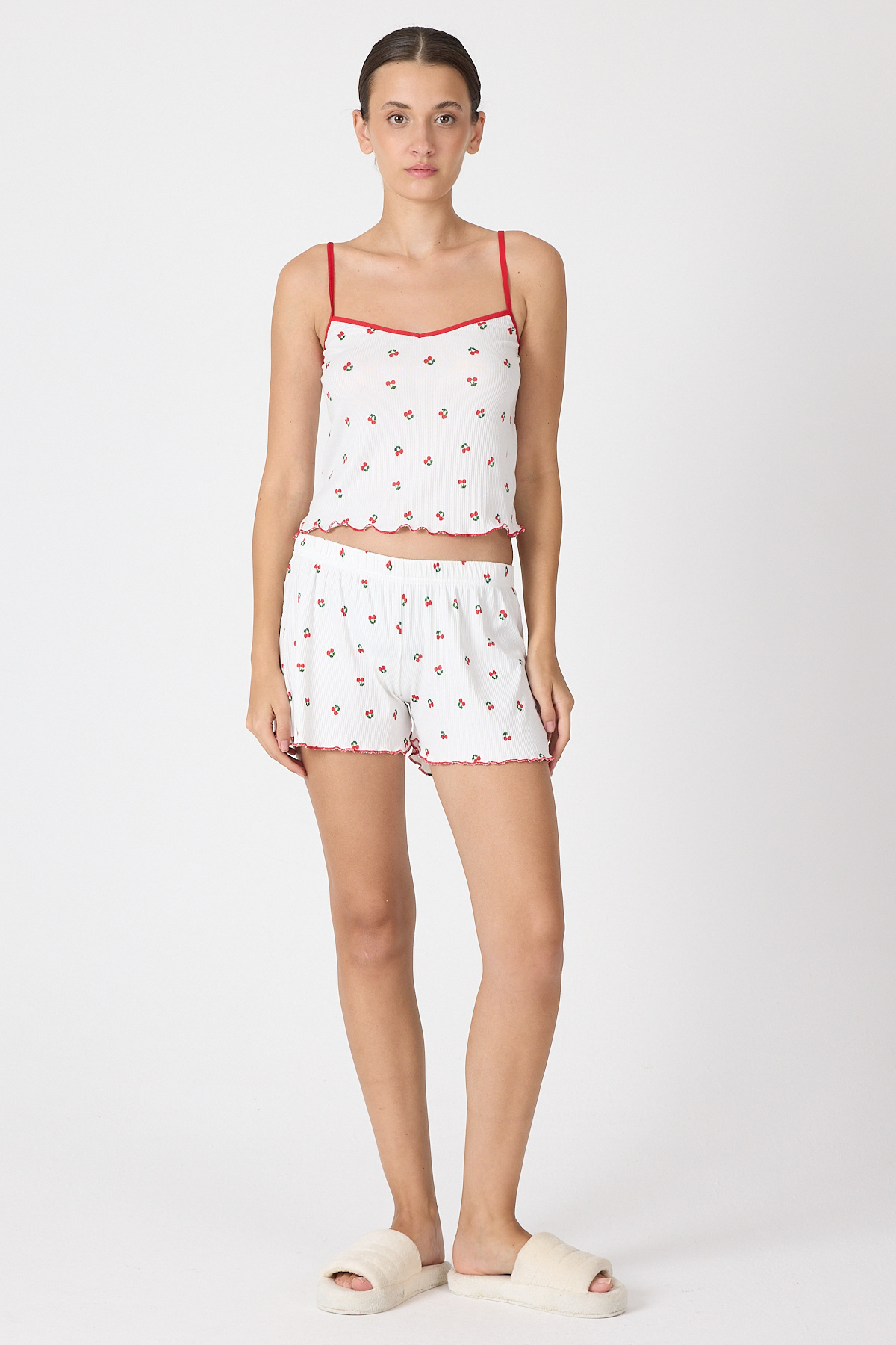 Beyaz Kiraz Desenli Kadın Pijama Takımı 3415 - RAYS