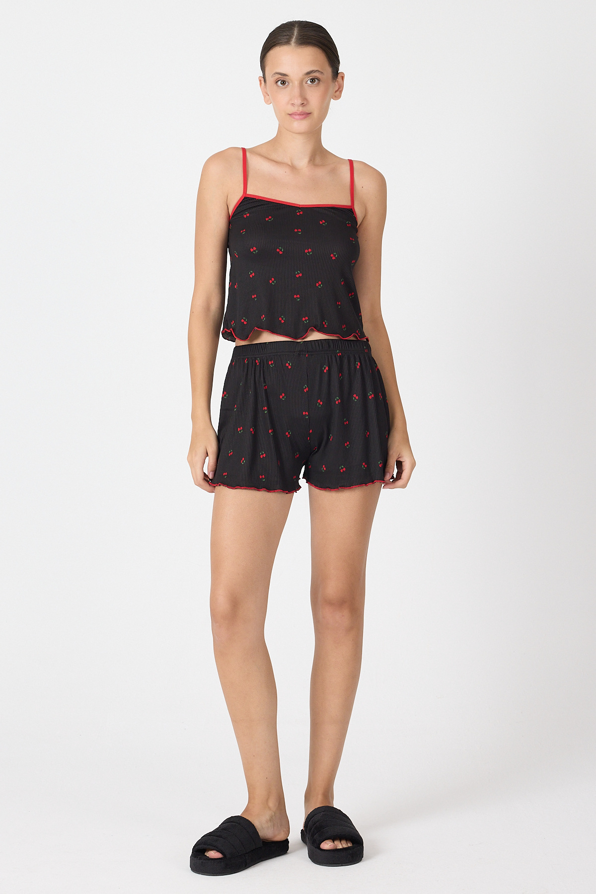 Siyah Kiraz Desenli Şortlu Pijama Takımı 3415 - RAYS (1)