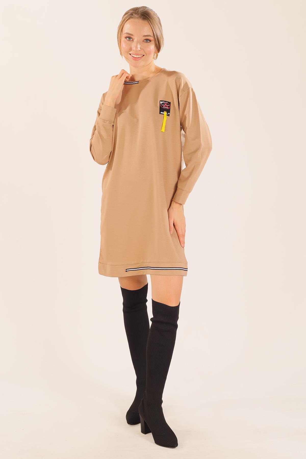 2684 Yaka Şerit Arma Detay Sweat Bej - 2