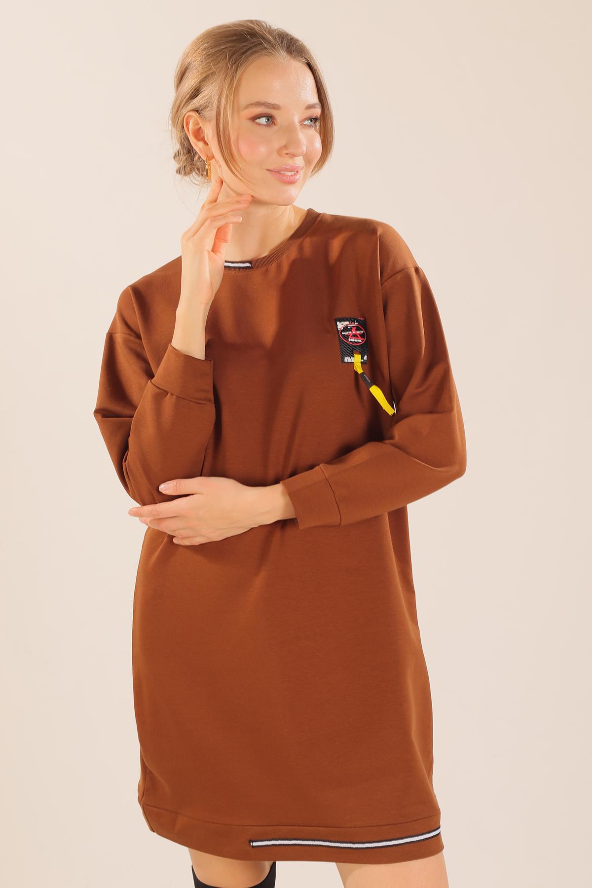 2684 Yaka Şerit Arma Detay Sweat Kahve - 1