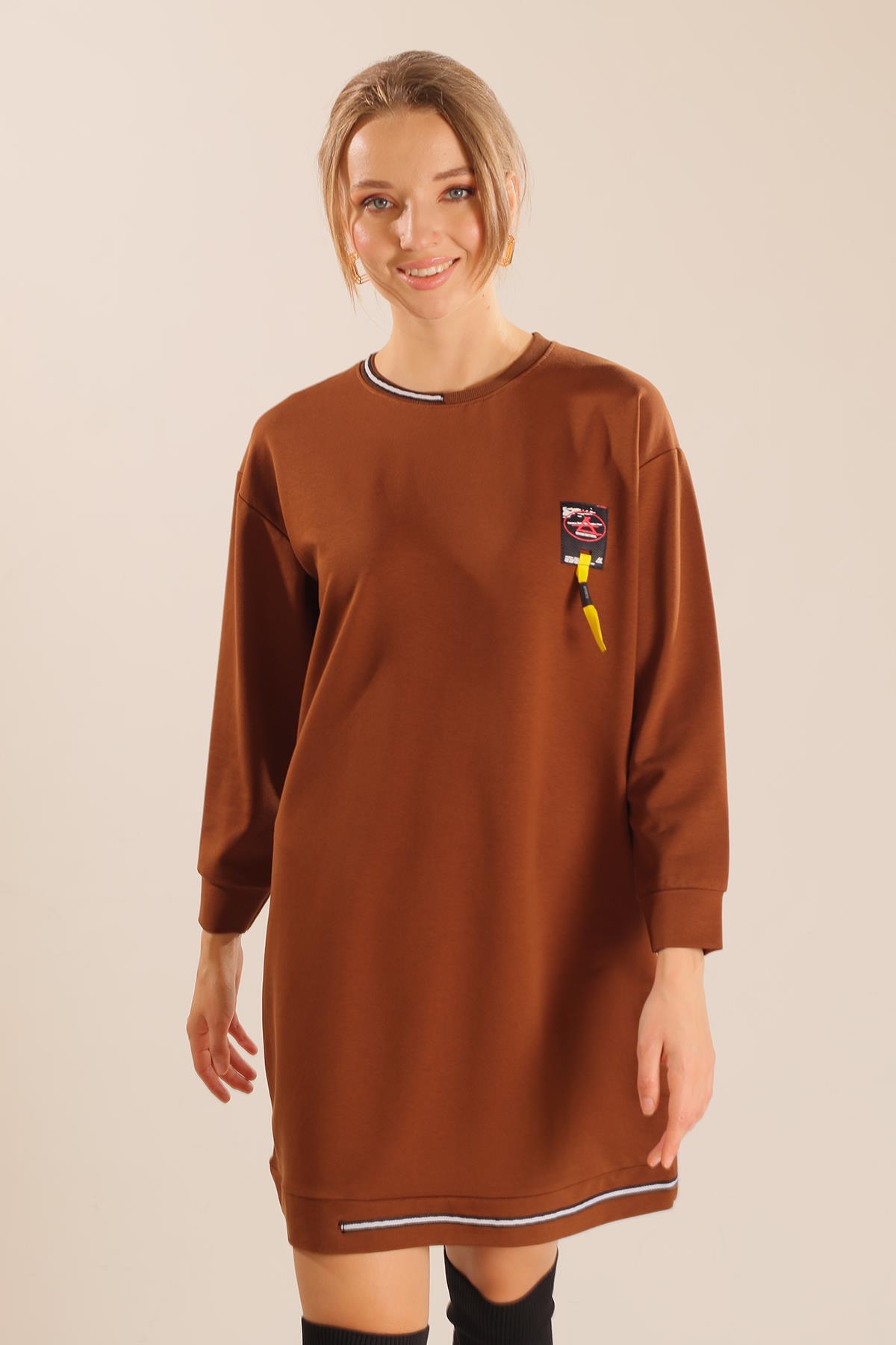 Kahve Yaka Şerit Arma Detay Sweat 2684 - 7