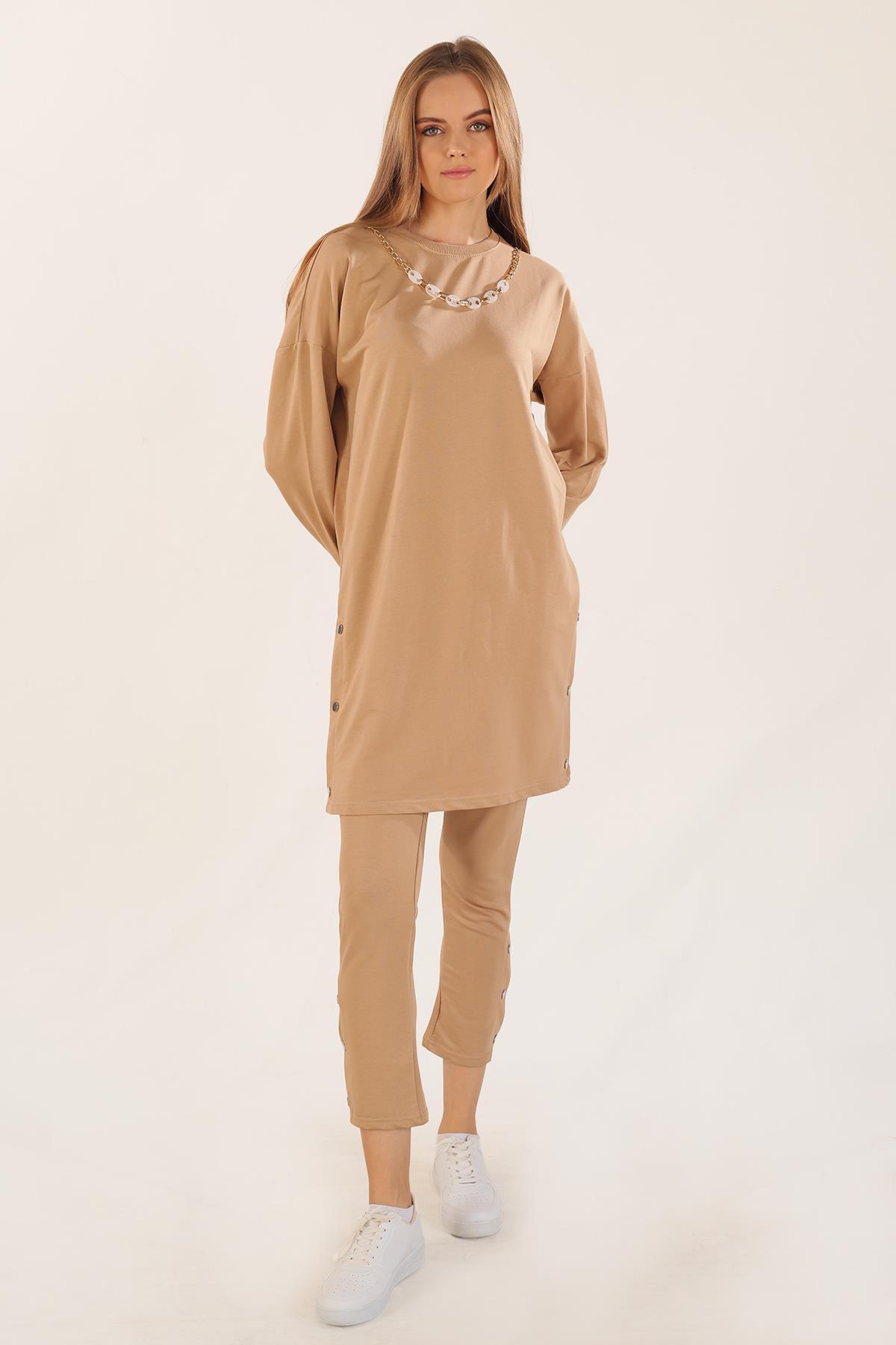 Bej Kolyeli Çıtçıt Detay Sweat Takım 3479 