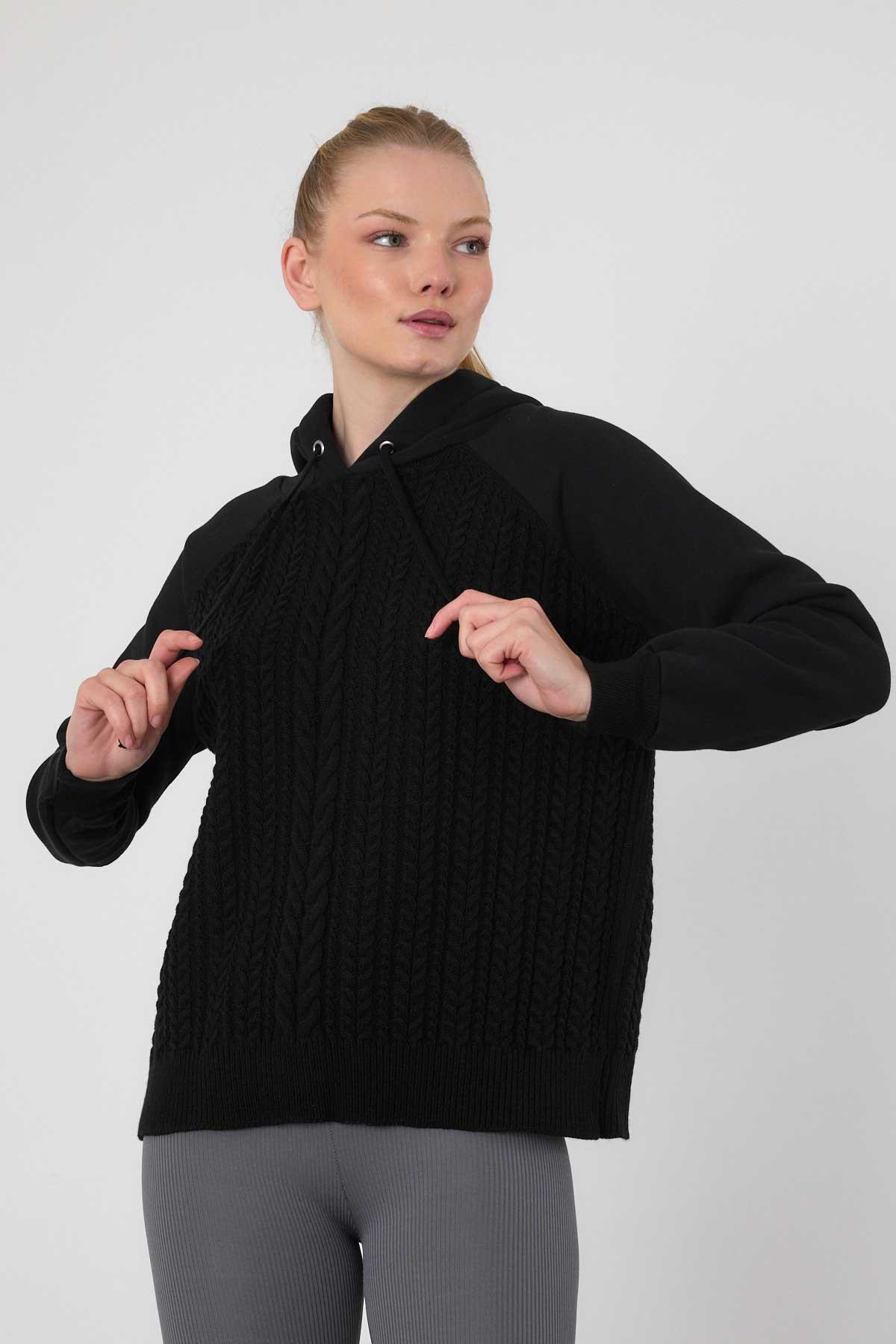 Siyah Kapüşonlu Triko Detay Sweat 3500 - 4