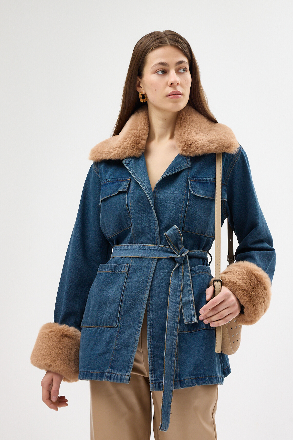 Mavi Kürklü Yaka ve Manşet Detaylı Kuşaklı Denim Kadın Ceket 3500 - 1