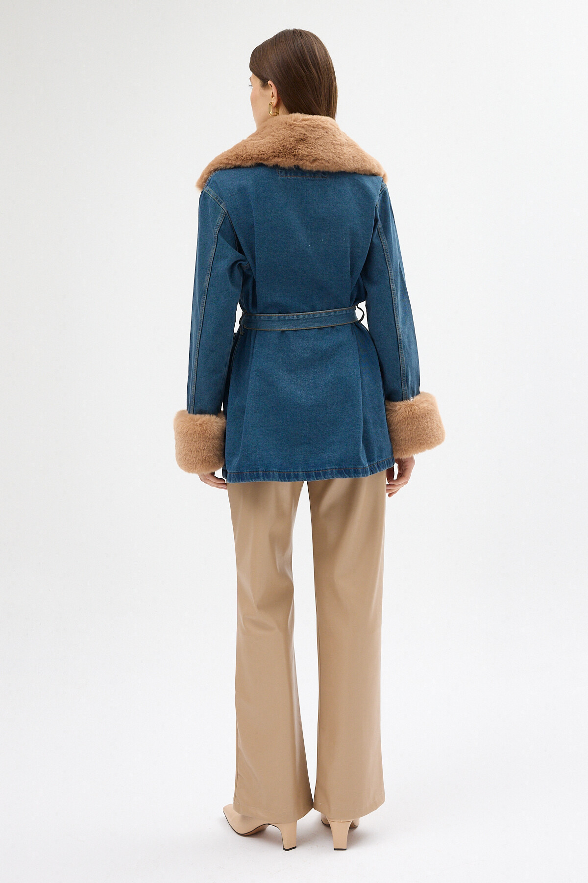 Mavi Kürklü Yaka ve Manşet Detaylı Kuşaklı Denim Kadın Ceket 3500 - 5