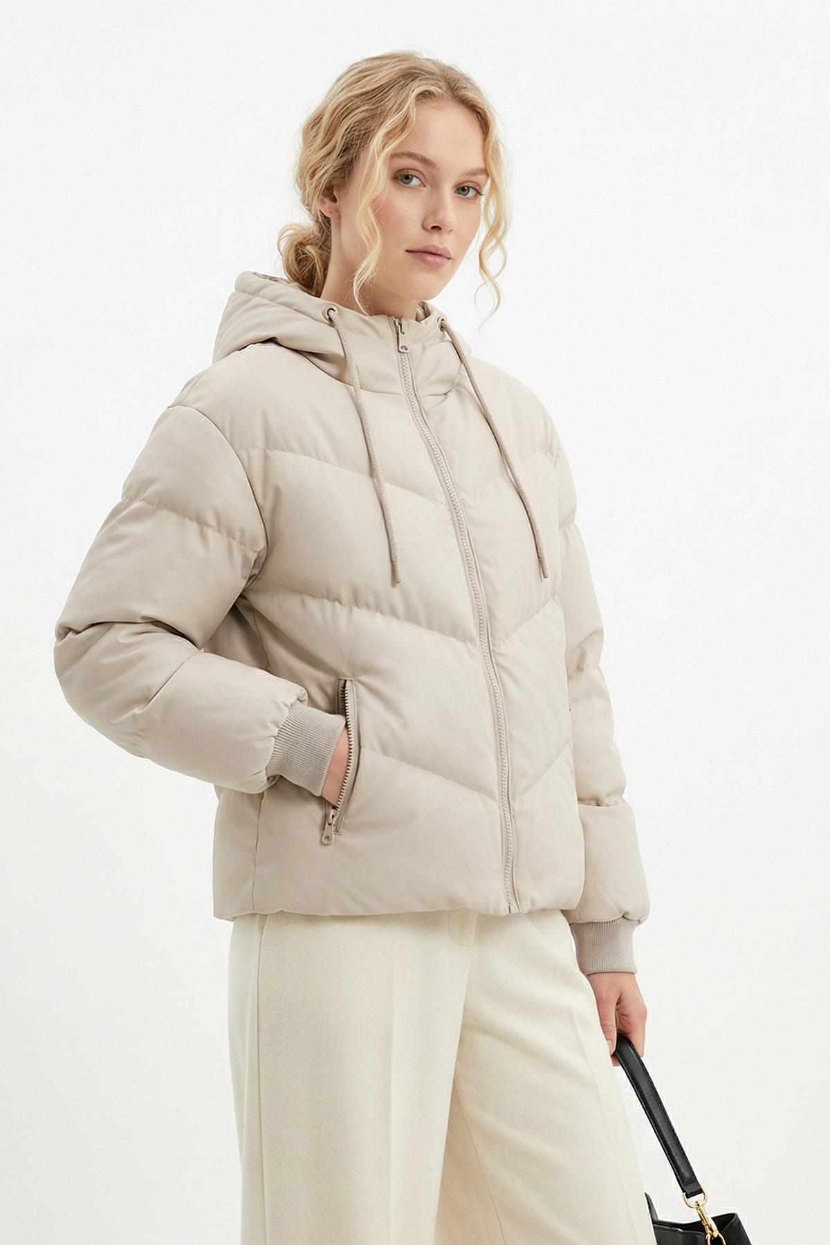 3505 Kapüşonlu Cepli Mont Bej - RAYS