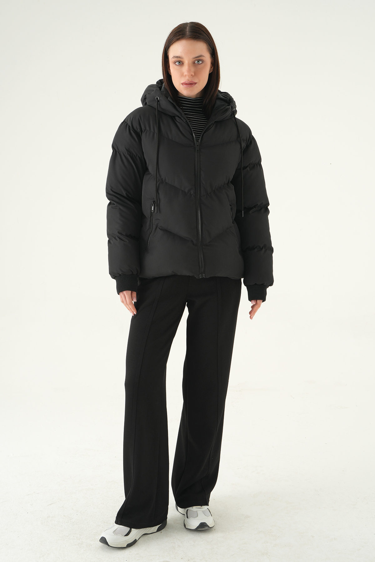 Siyah Kapüşonlu Cepli Mont 3505 - 3