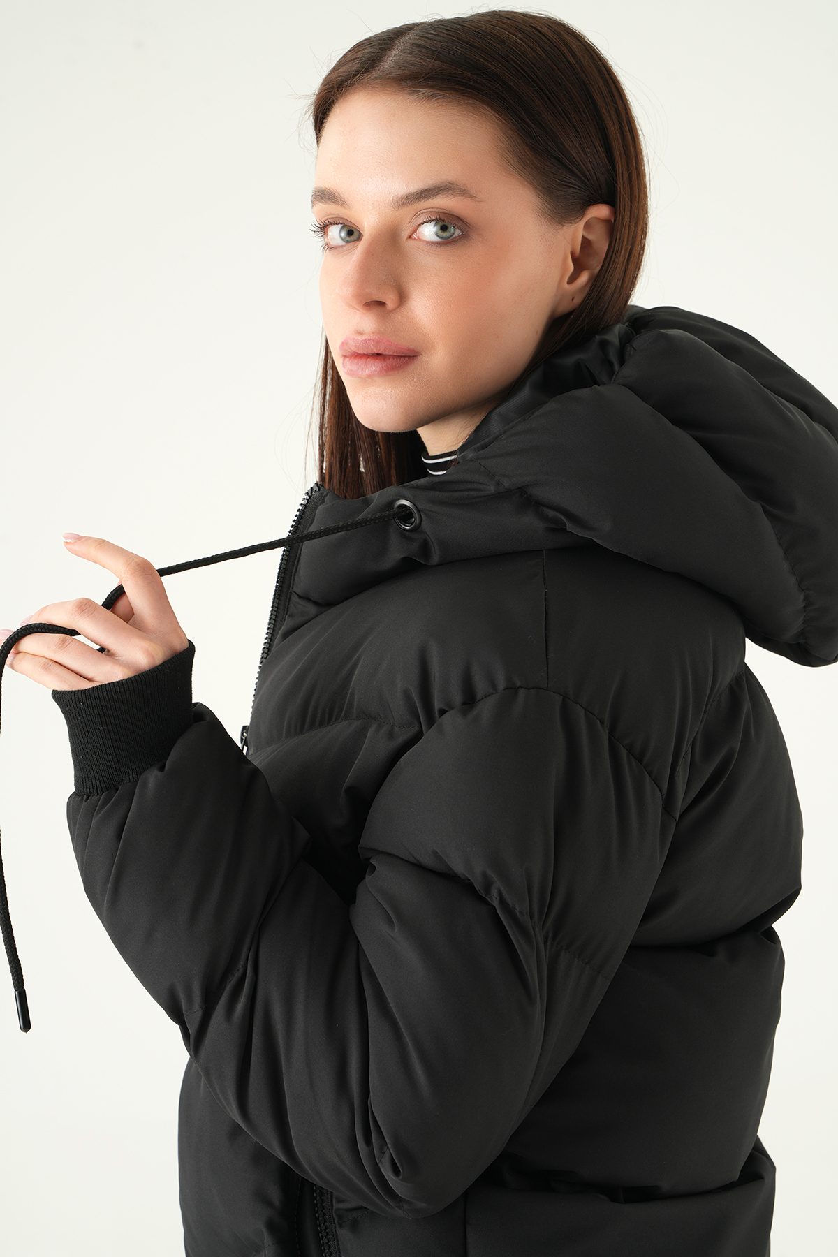 Siyah Kapüşonlu Cepli Mont 3505 - 7