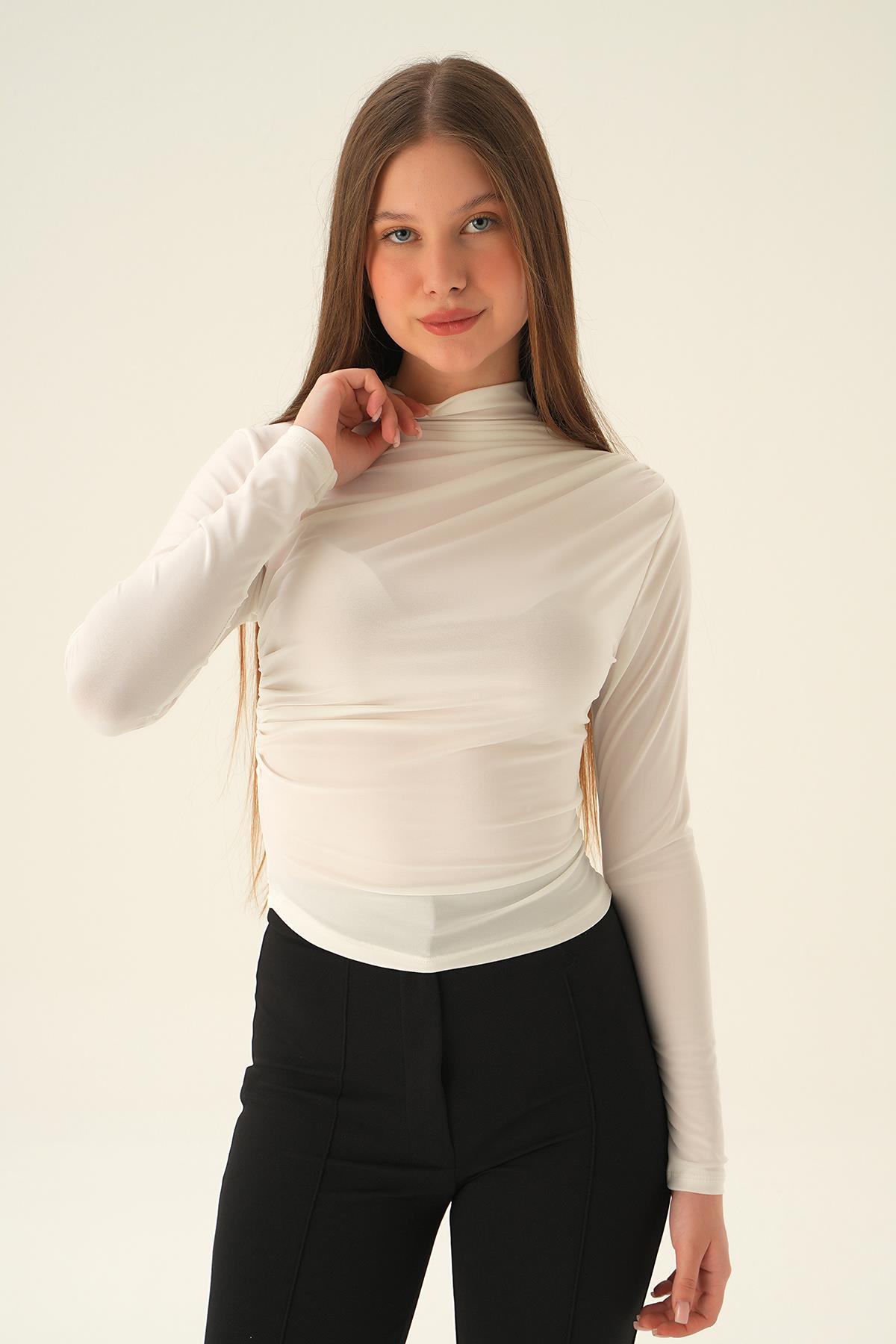 Beyaz Omuz Pileli Bluz 3568 - 3