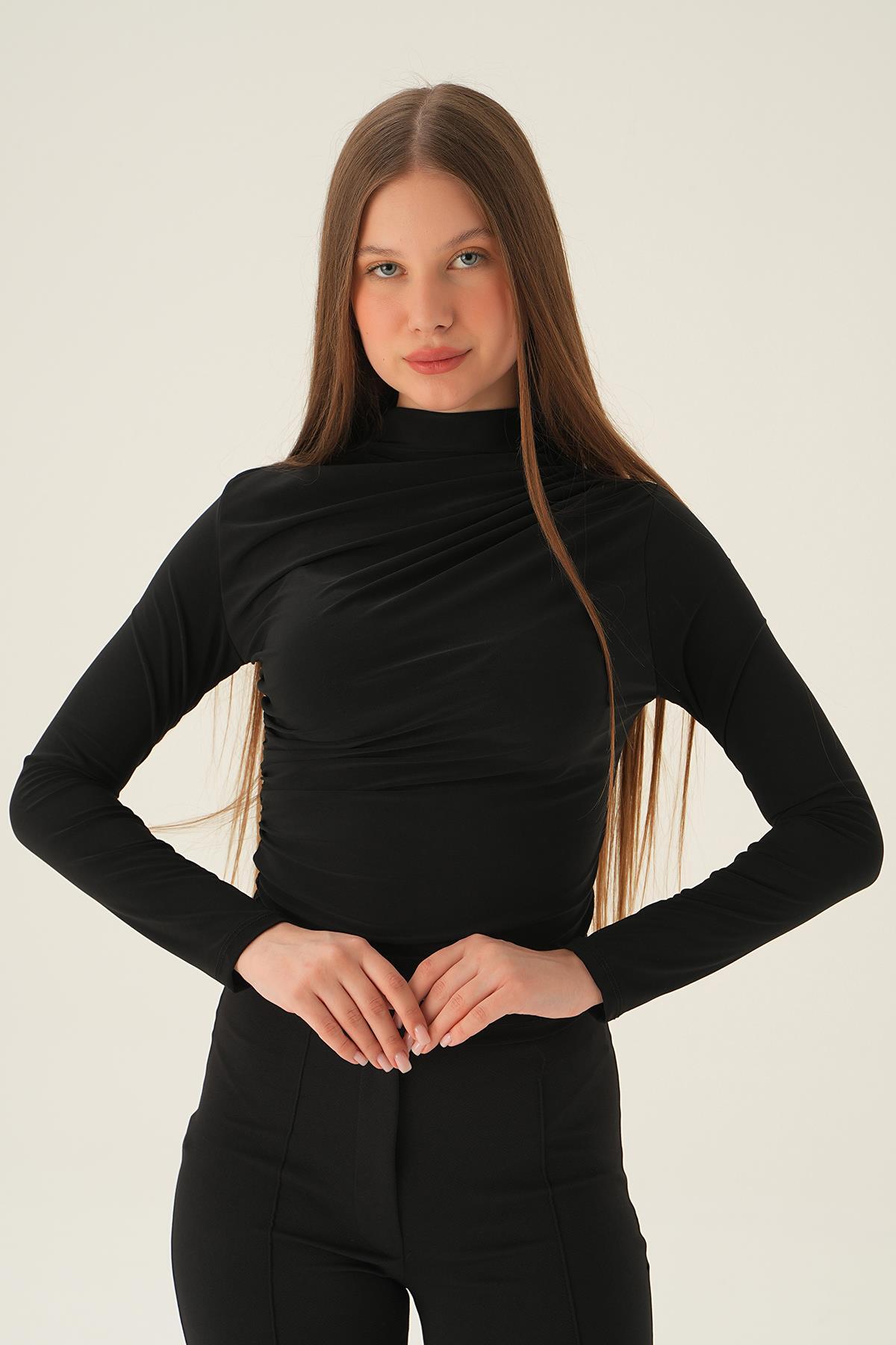 Siyah Omuz Pileli Bluz 3568 - 1