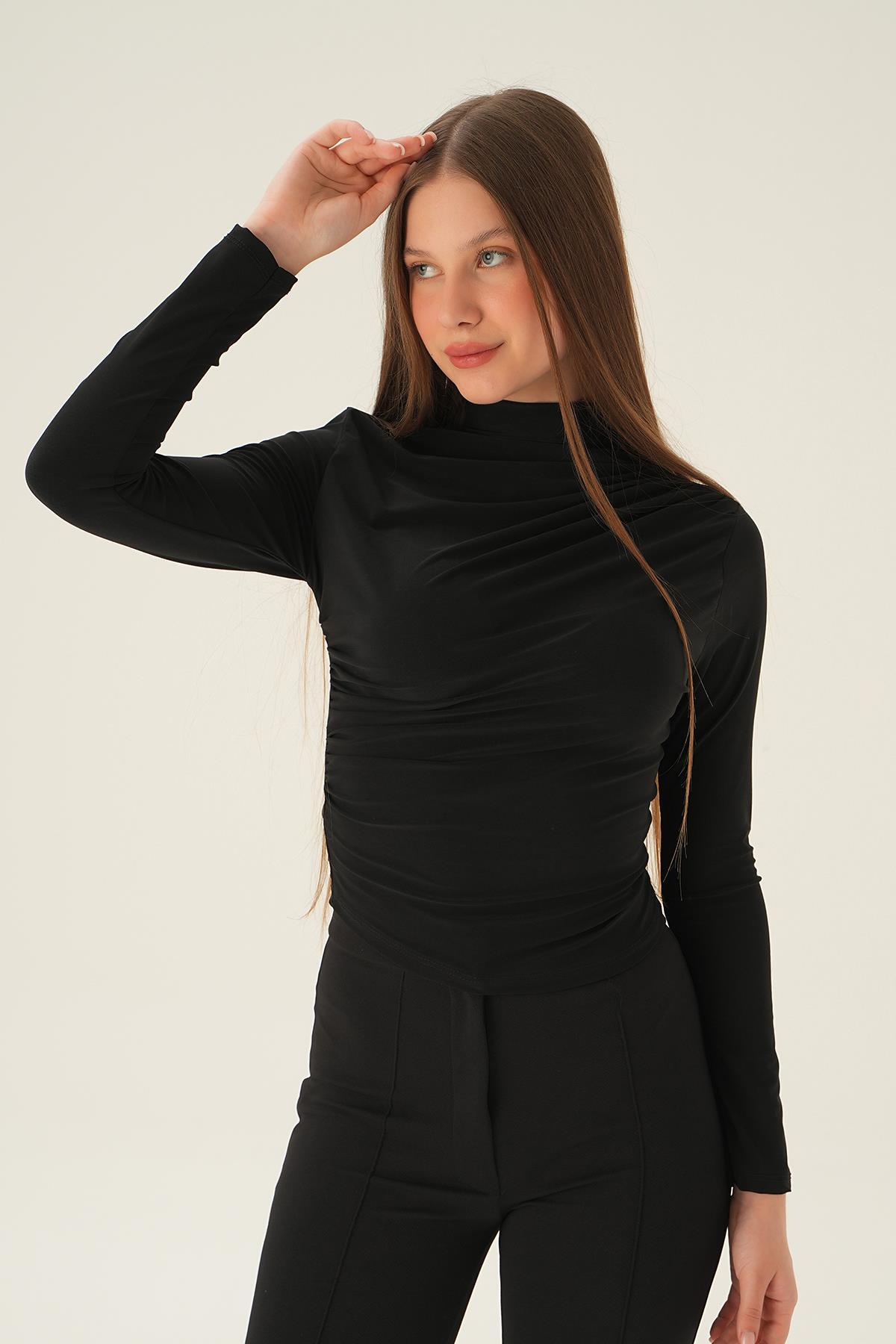 Siyah Omuz Pileli Bluz 3568 - 3