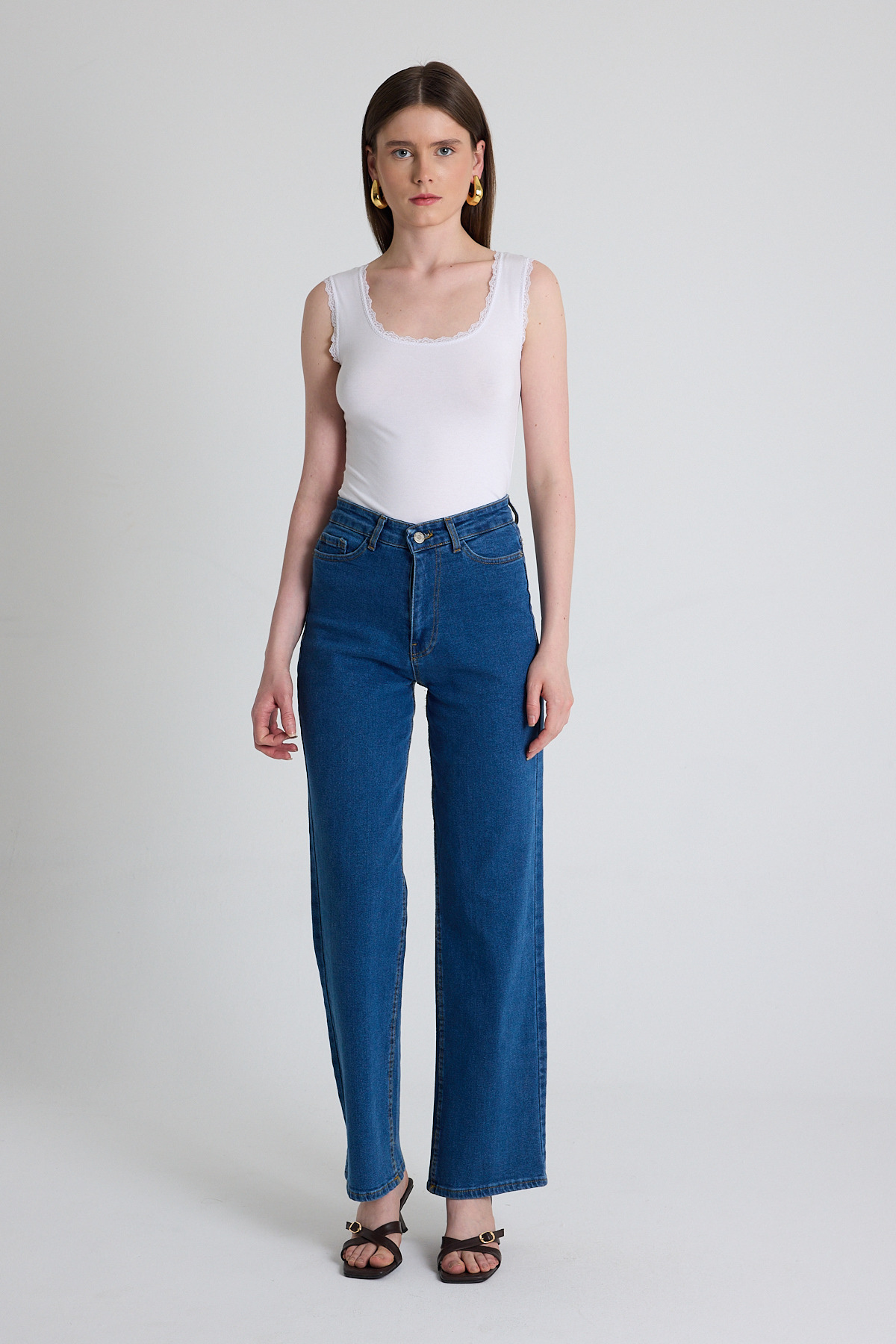 Beyaz U Yaka Dantel Detaylı Kalın Askılı Atlet 3602 - 3