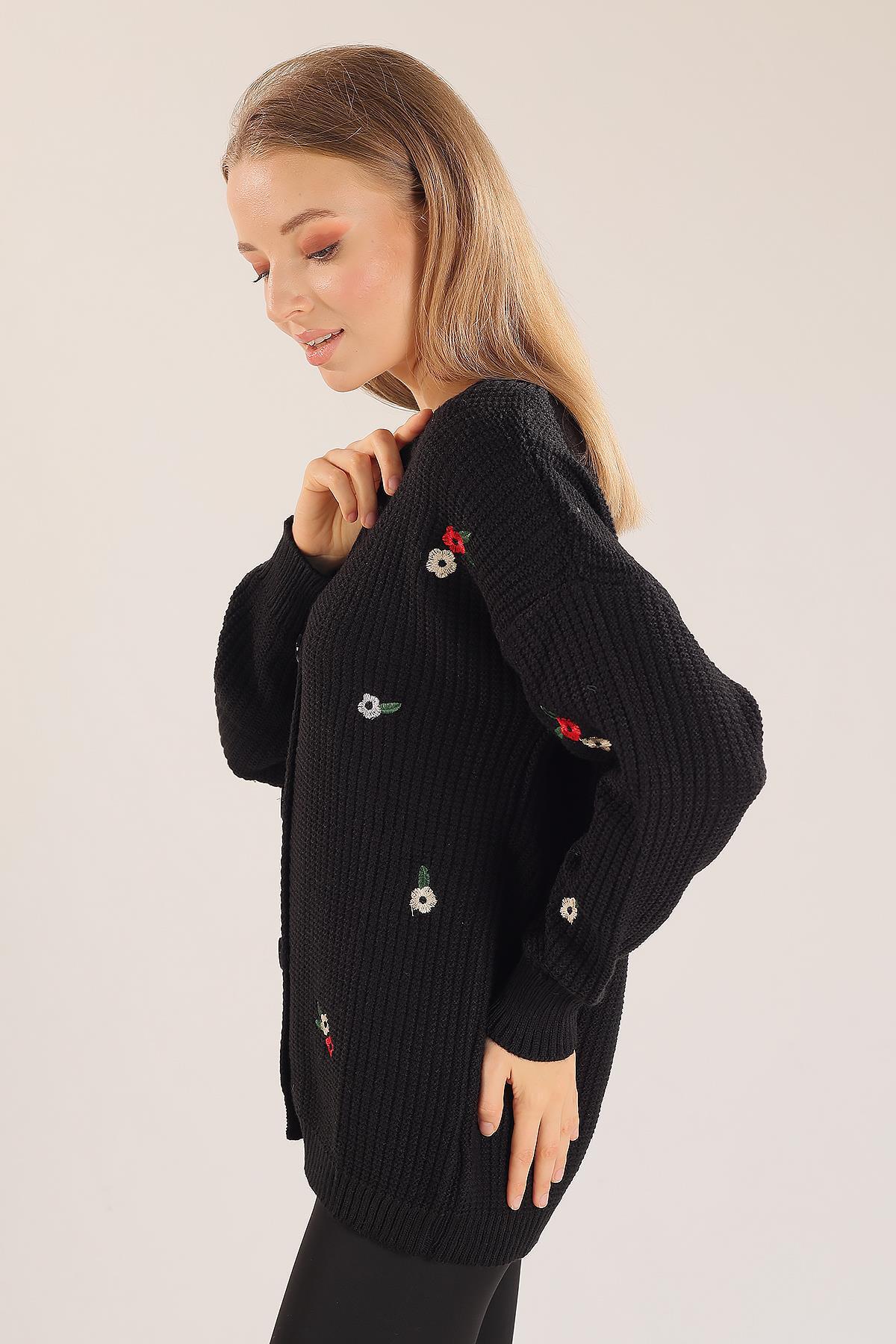 Siyah Çiçek Nakışlı Hırka 383 - 2