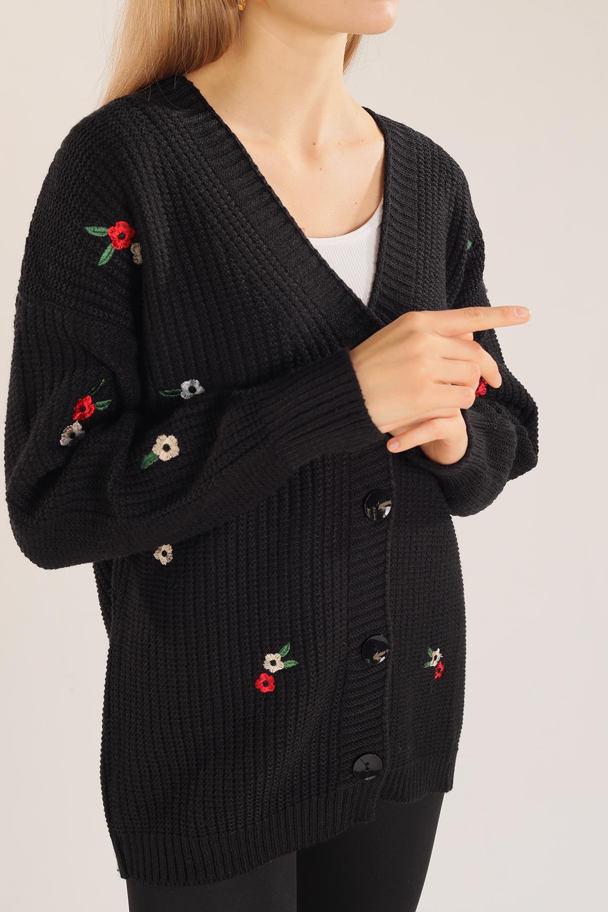 Siyah Çiçek Nakışlı Hırka 383 - 4