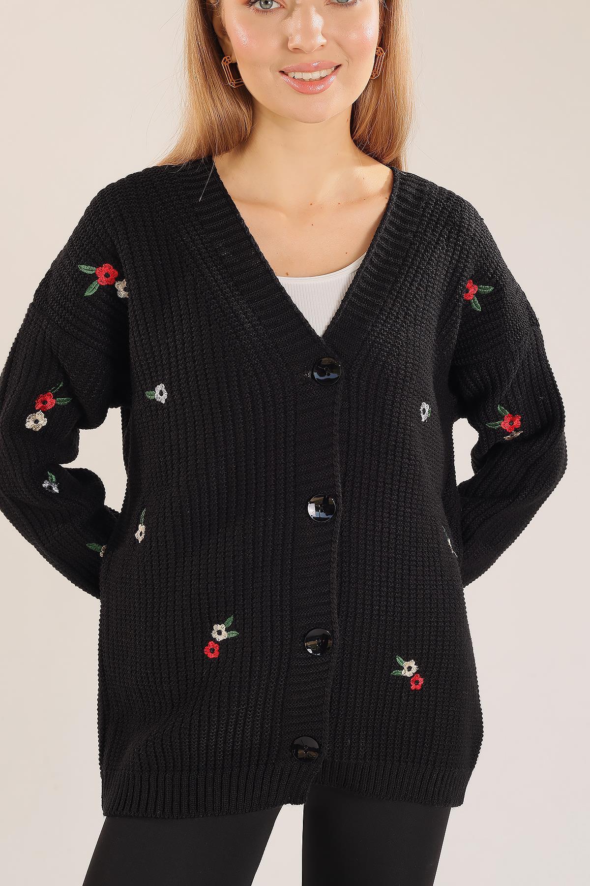 Siyah Çiçek Nakışlı Hırka 383 - 7