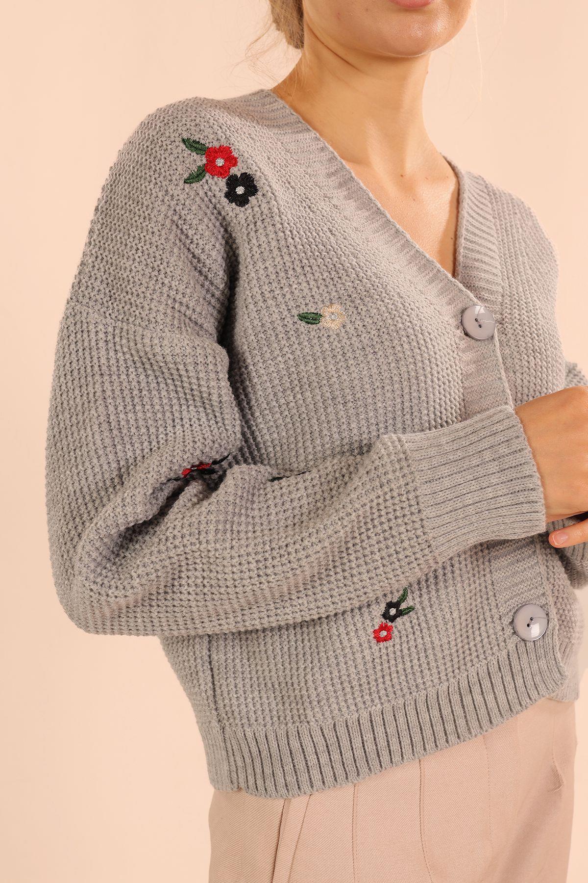 Gri Çiçekli Kısa Hırka 384 - 2