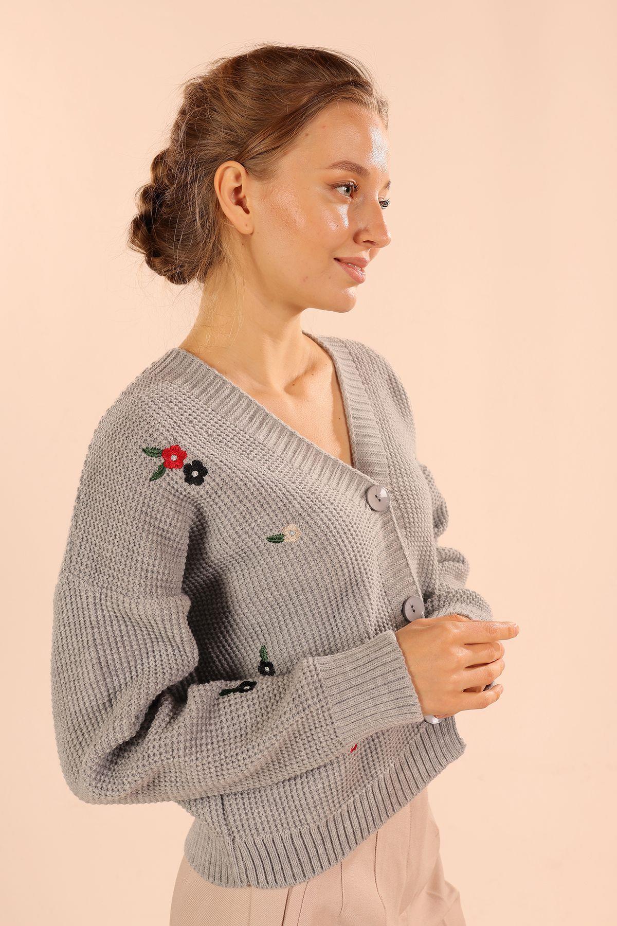 Gri Çiçekli Kısa Hırka 384 - 3