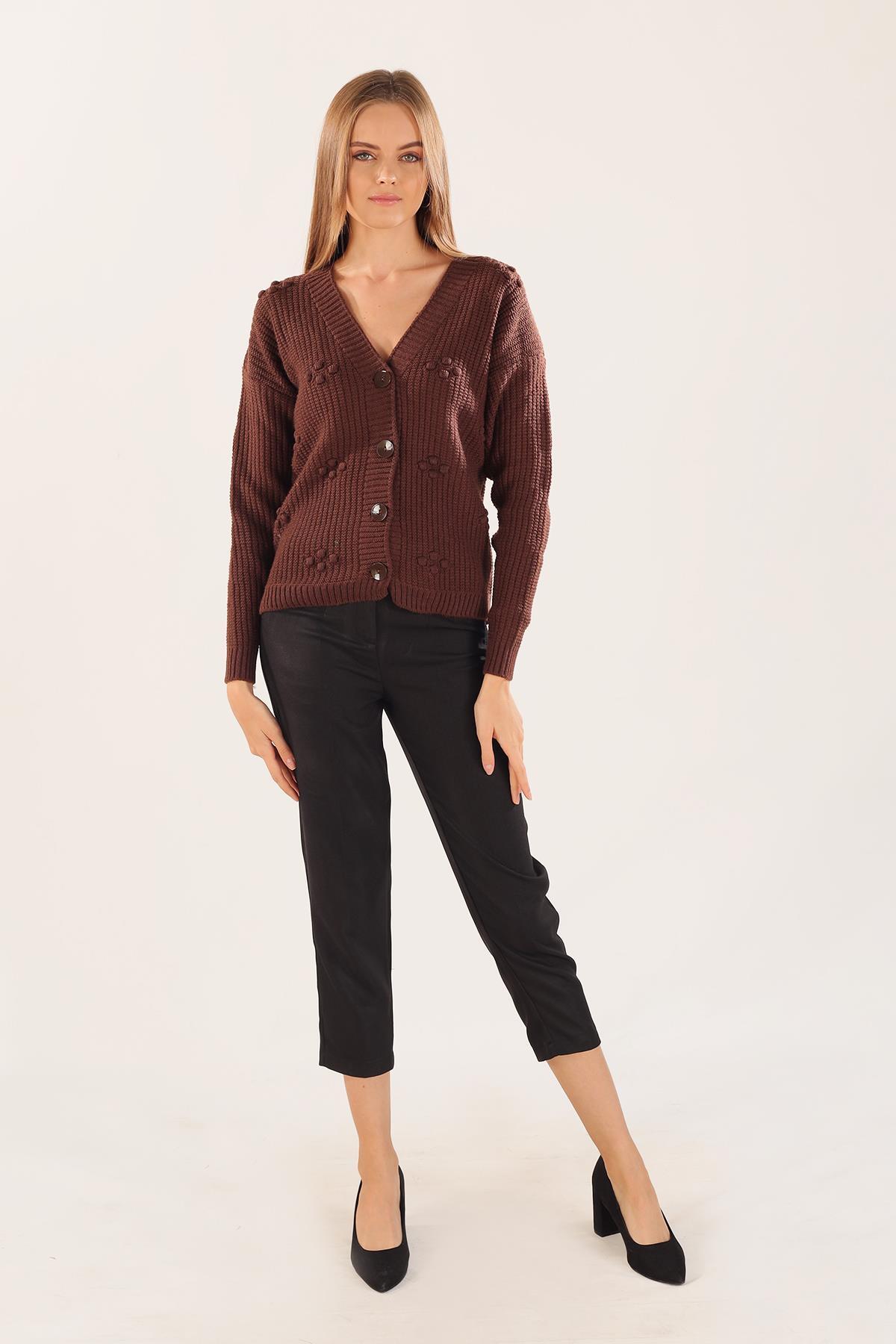 Acı Kahve Kabartma Desen Düğmeli Hırka 4002 