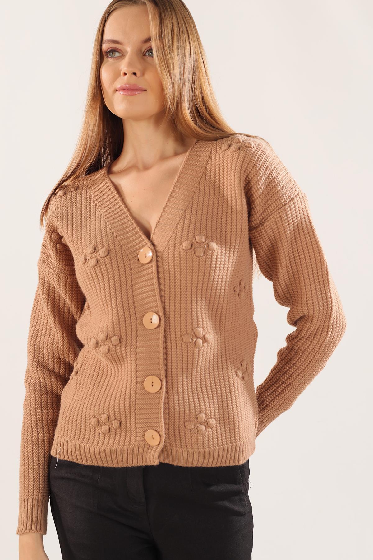 4002 Kabartma Desen Düğmeli Hırka Camel - 2