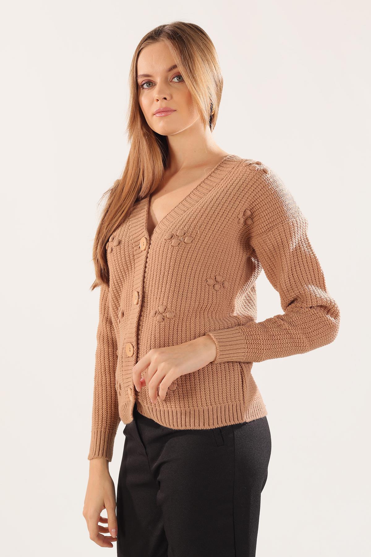 4002 Kabartma Desen Düğmeli Hırka Camel - 5