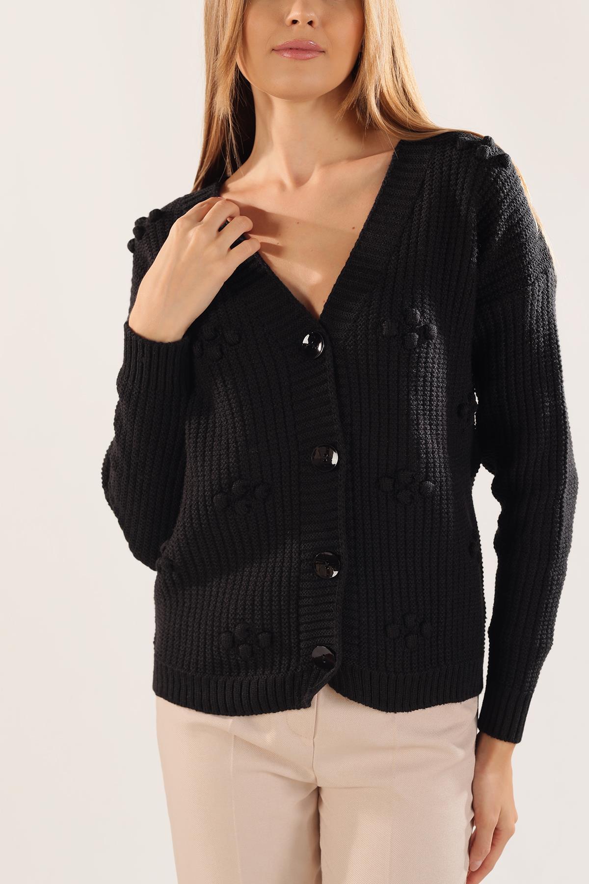 Siyah Kabartma Desen Düğmeli Hırka 4002 - 6