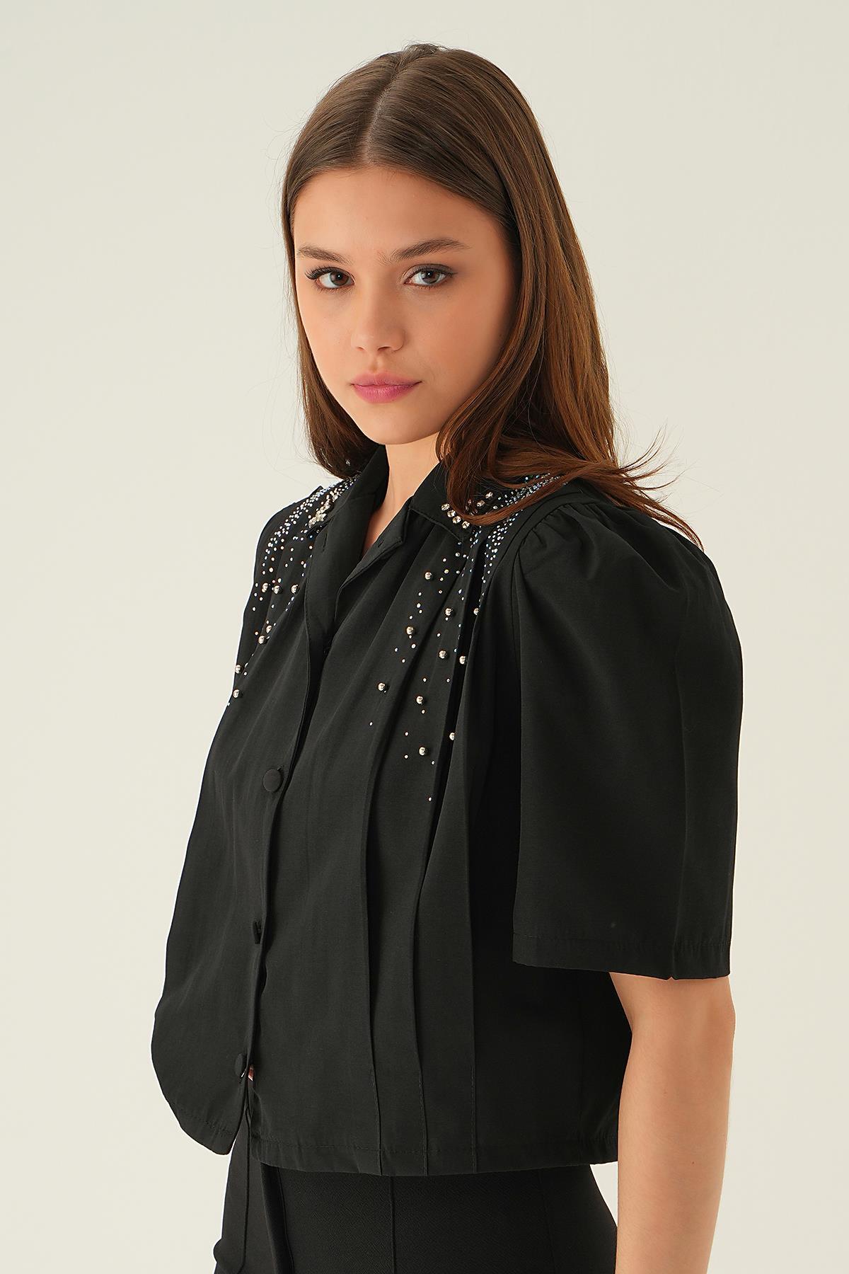 4039 Omuzu Taşlı Kısa Gömlek Siyah - 4