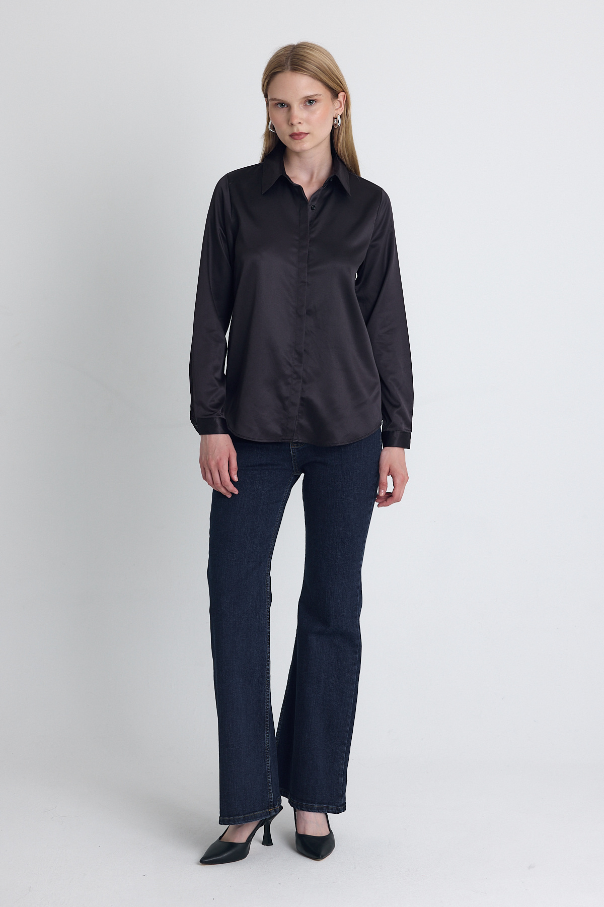 Siyah Gizli Düğmeli Saten Kadın Gömlek 4057A - RAYS