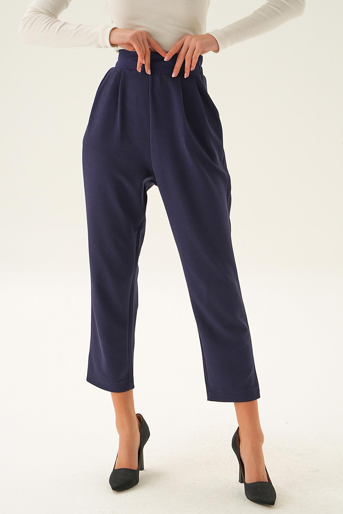 Laci Arka Bel Lastik Pileli Pantolon 4072A - 4