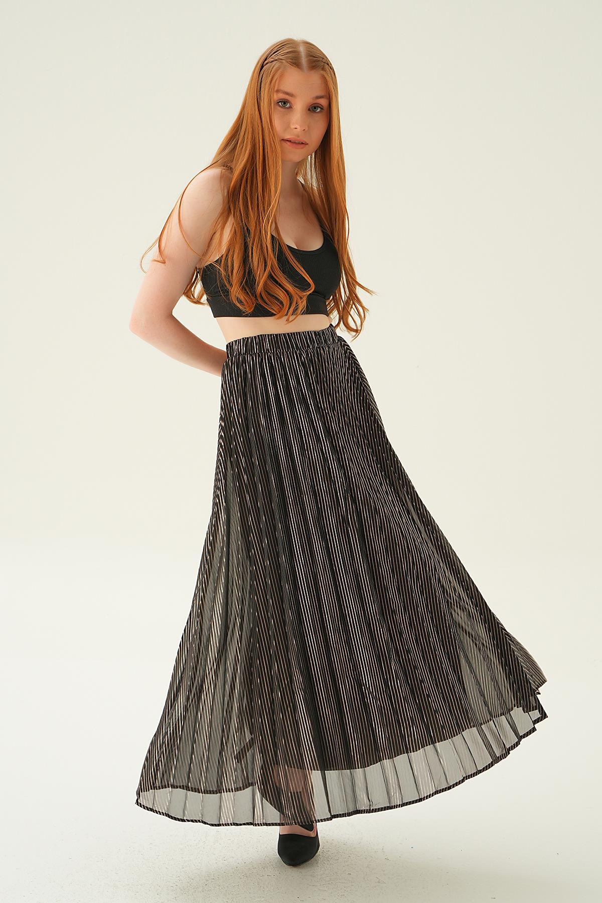 Siyah Pliseli Parlak Etek 4087 - 1