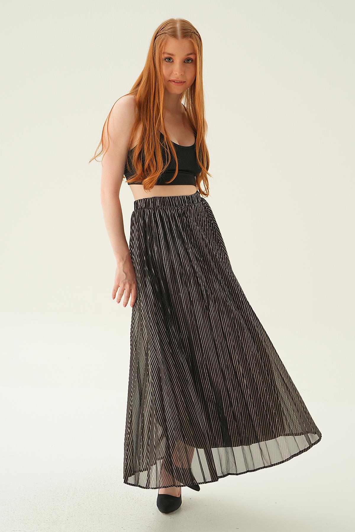 Siyah Pliseli Parlak Etek 4087 - 2