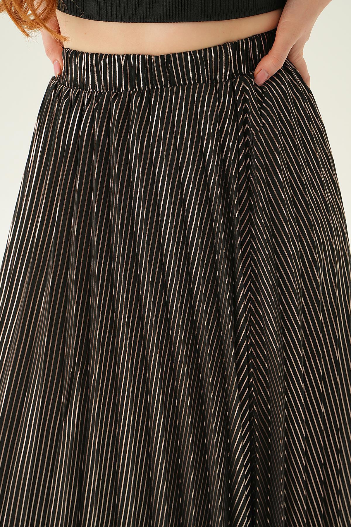 Siyah Pliseli Parlak Etek 4087 - 6