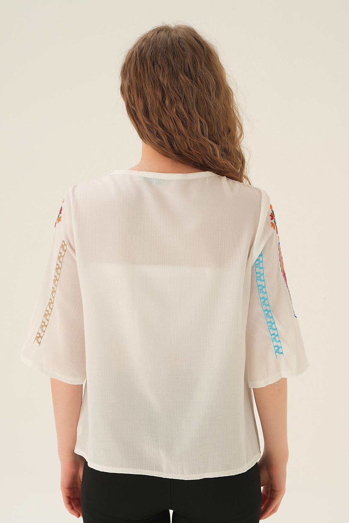 4100 Etnik Desen Bluz Beyaz - 4