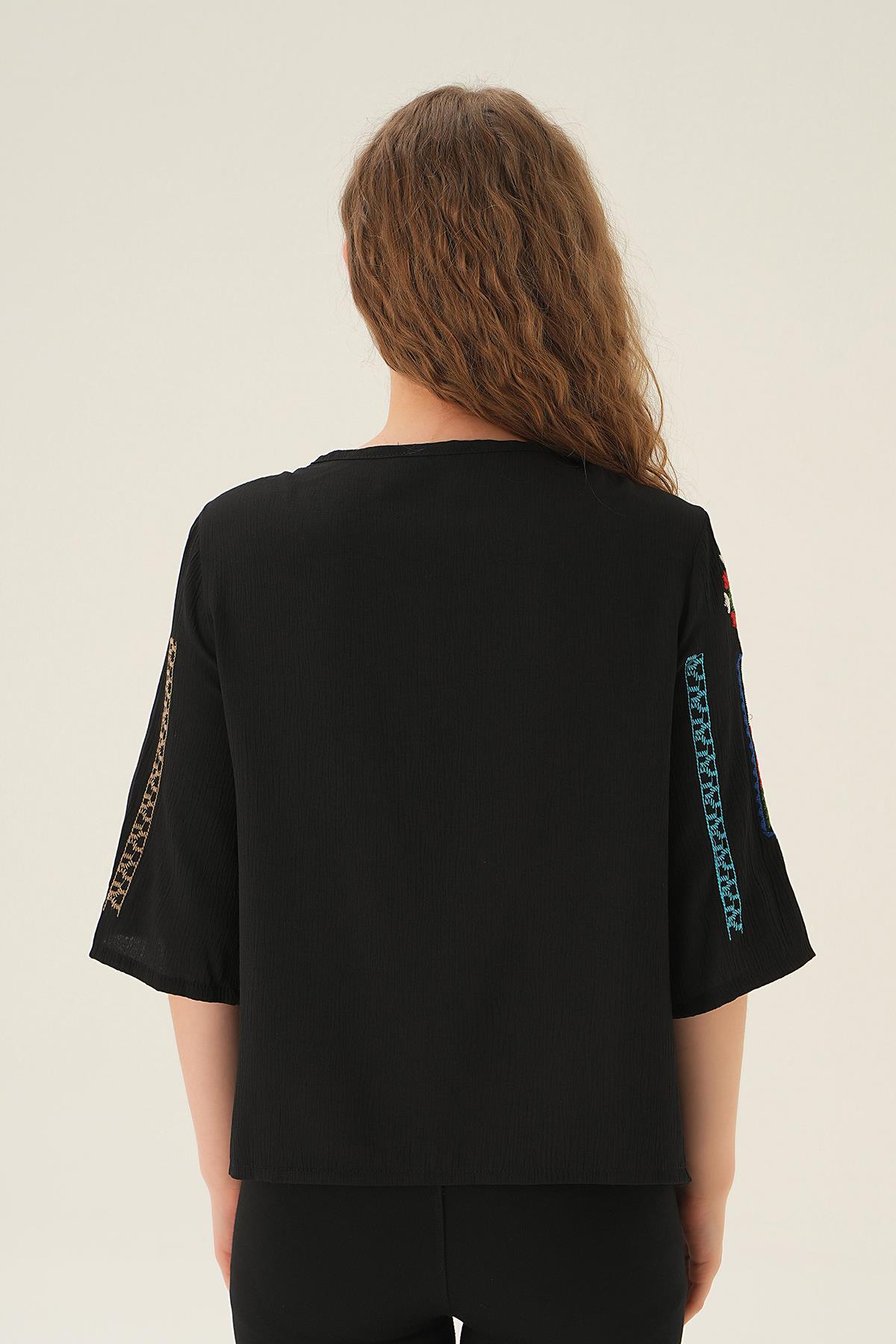 Siyah Etnik Desen Bluz 4100 - 4