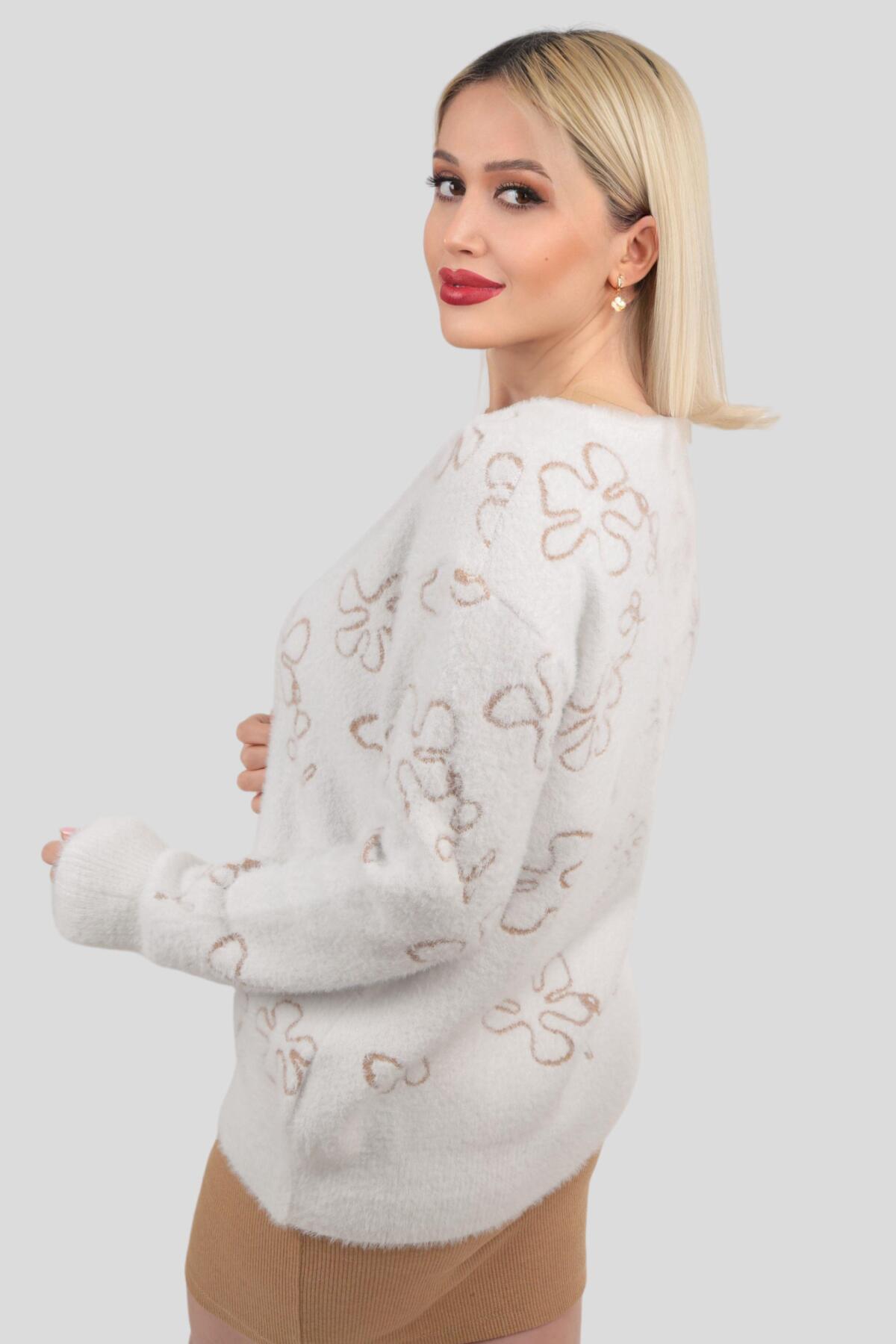 Beyaz Çiçek Detay Sakallı Hırka 4160 - 2