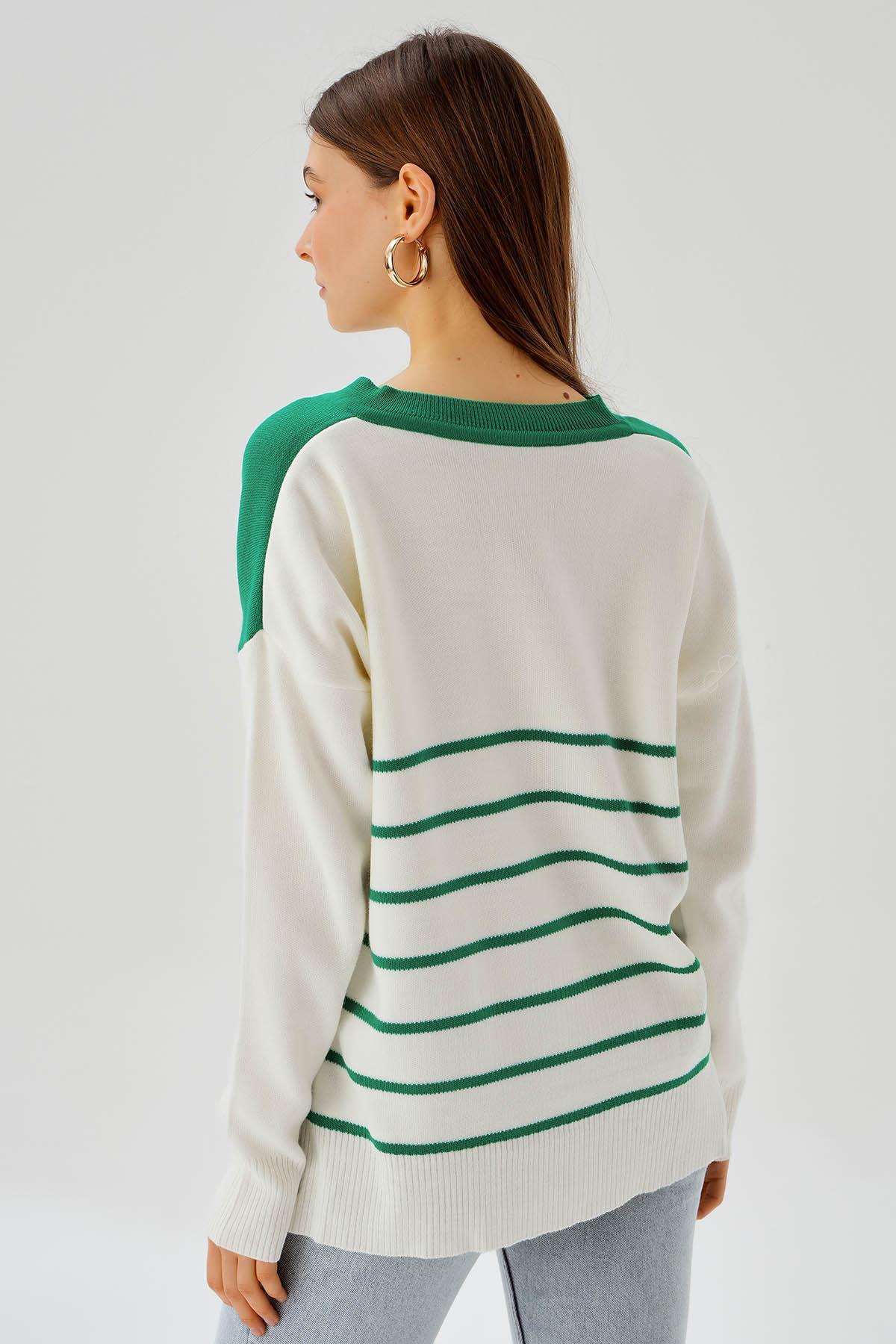 Benetton Yeşili V Yaka Arka Çizgili Kazak 4195 - 5