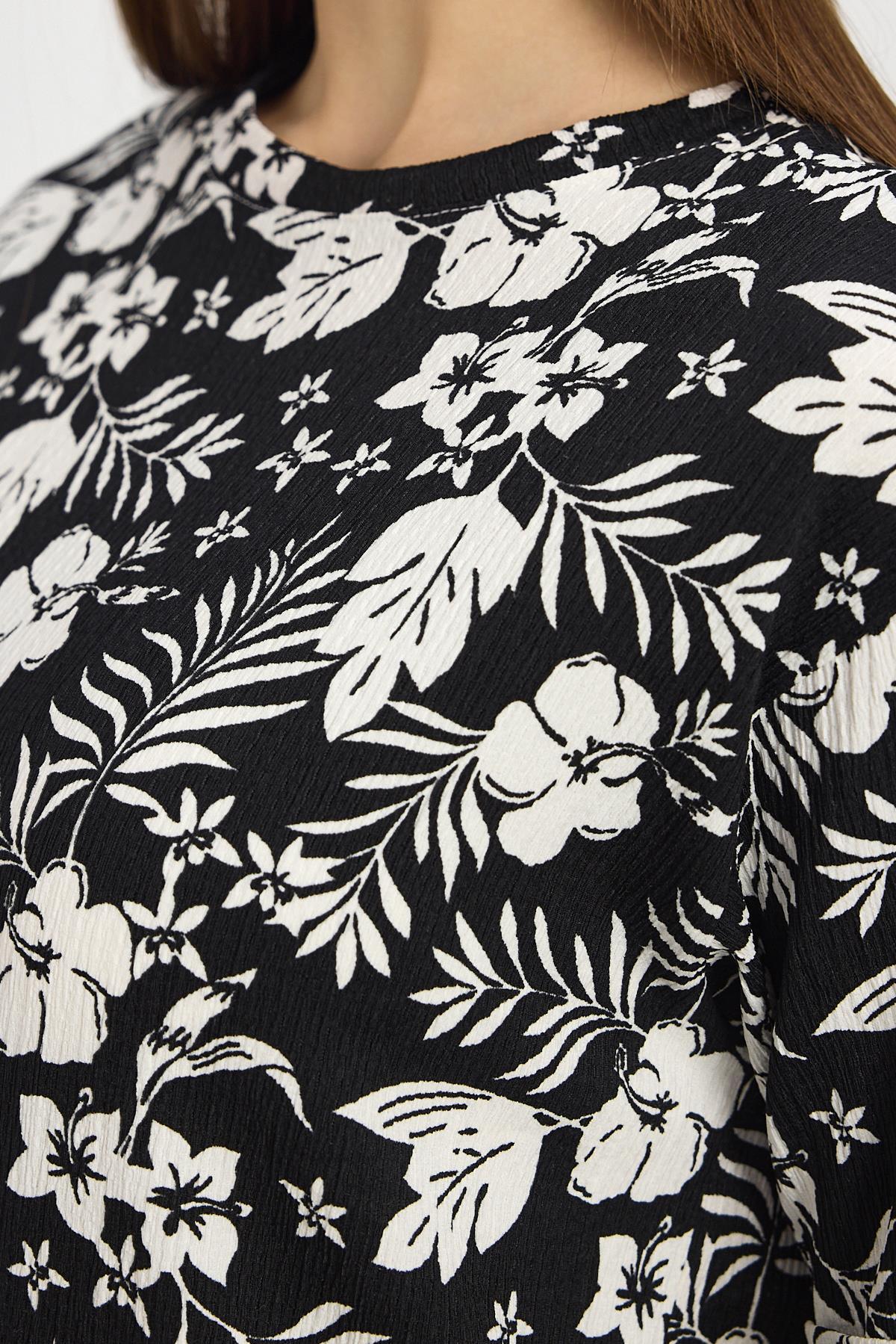 Siyah Çiçek Desen Tişört 4357A - 4