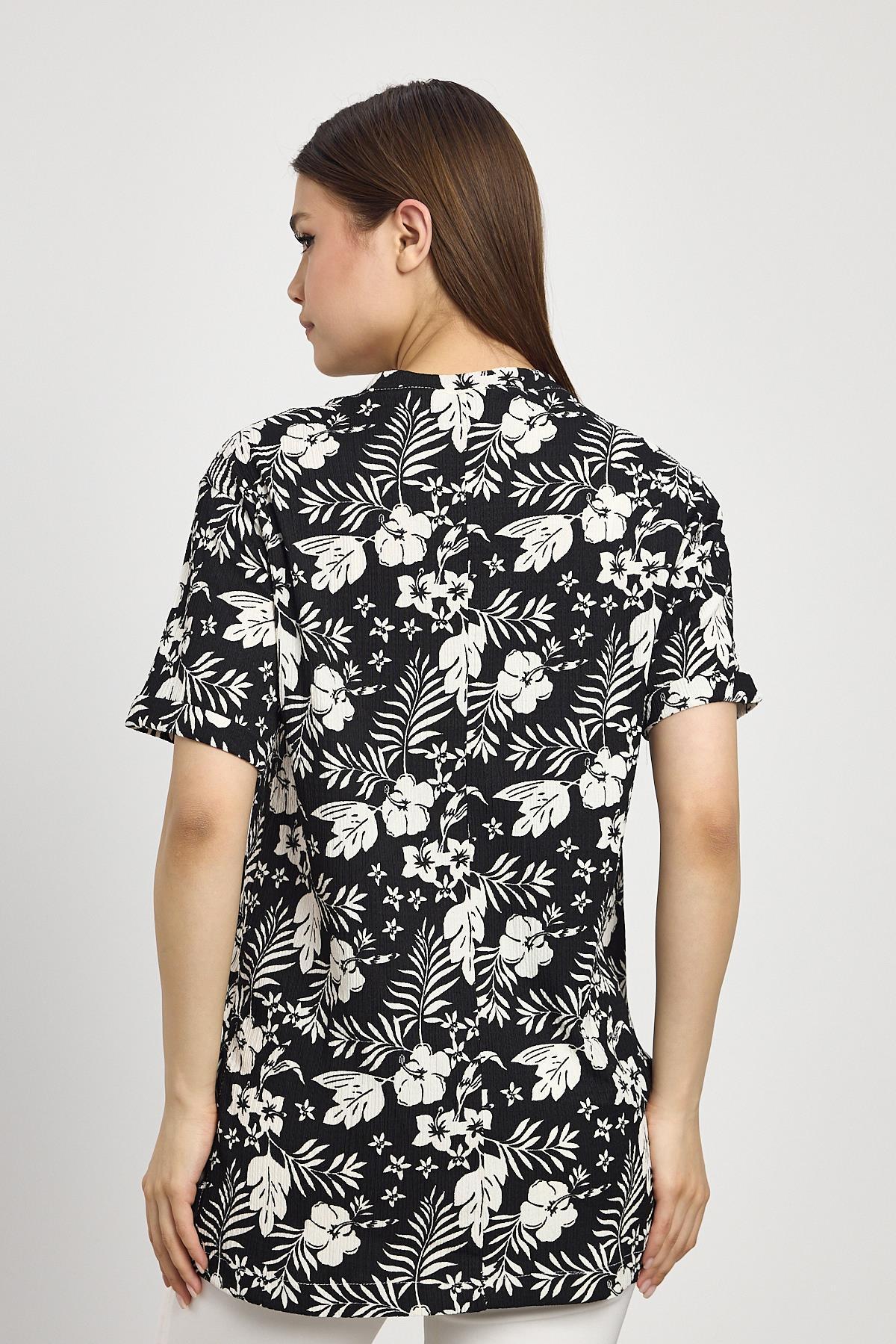 Siyah Çiçek Desen Tişört 4357A - 5