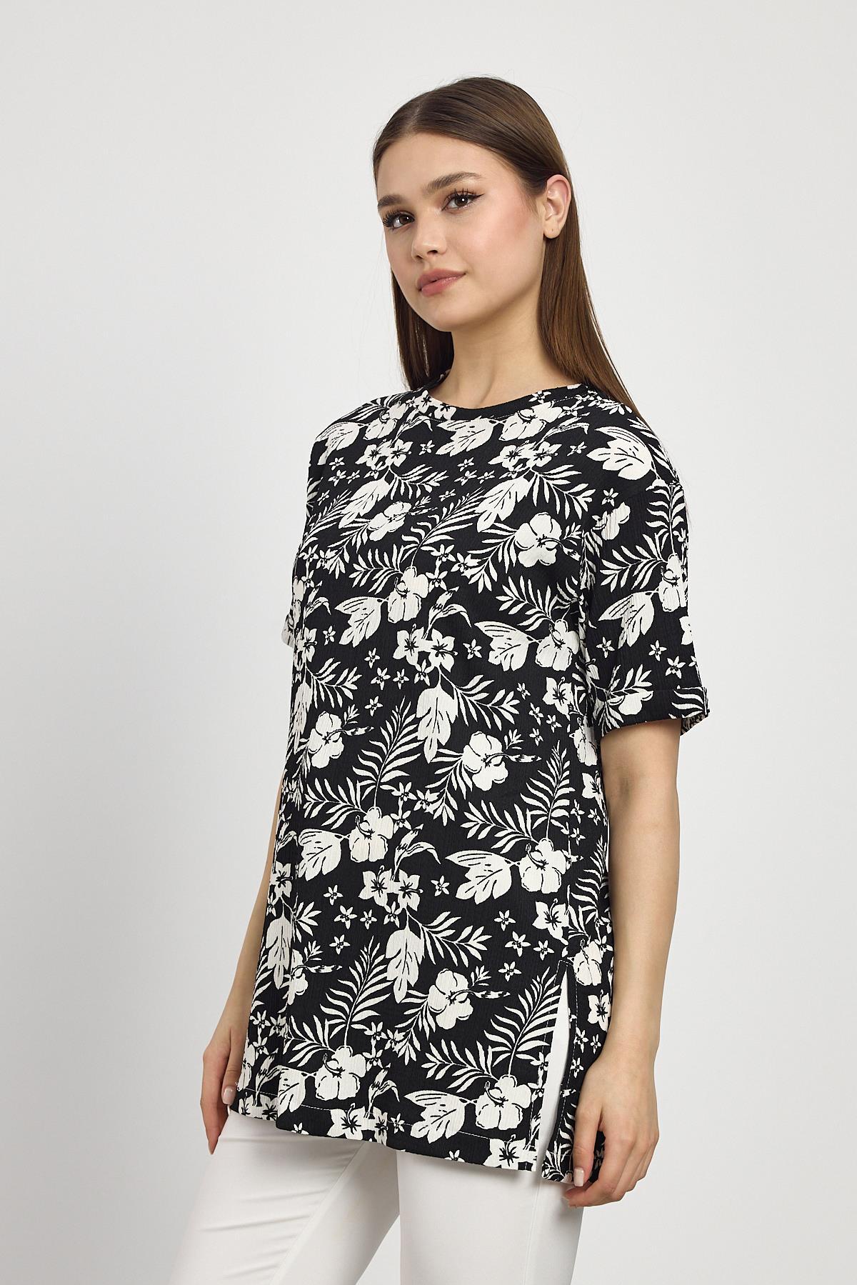 Siyah Çiçek Desen Tişört 4357A - 6