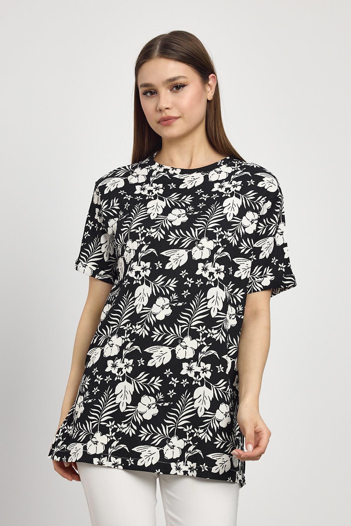 Siyah Çiçek Desen Tişört 4357A - 7