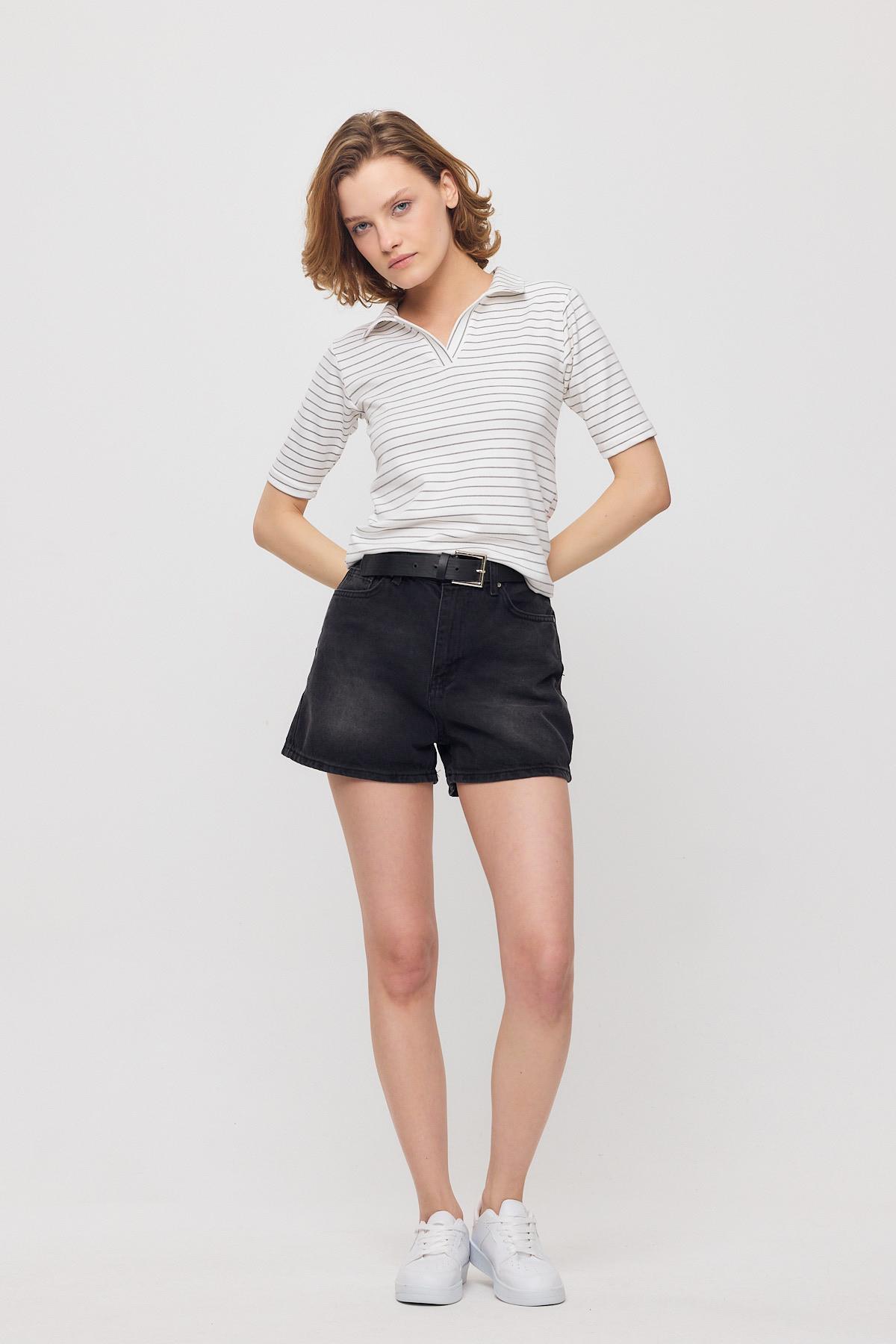 4449A V Yaka Çizgili Kısa Tişört Beyaz - 3