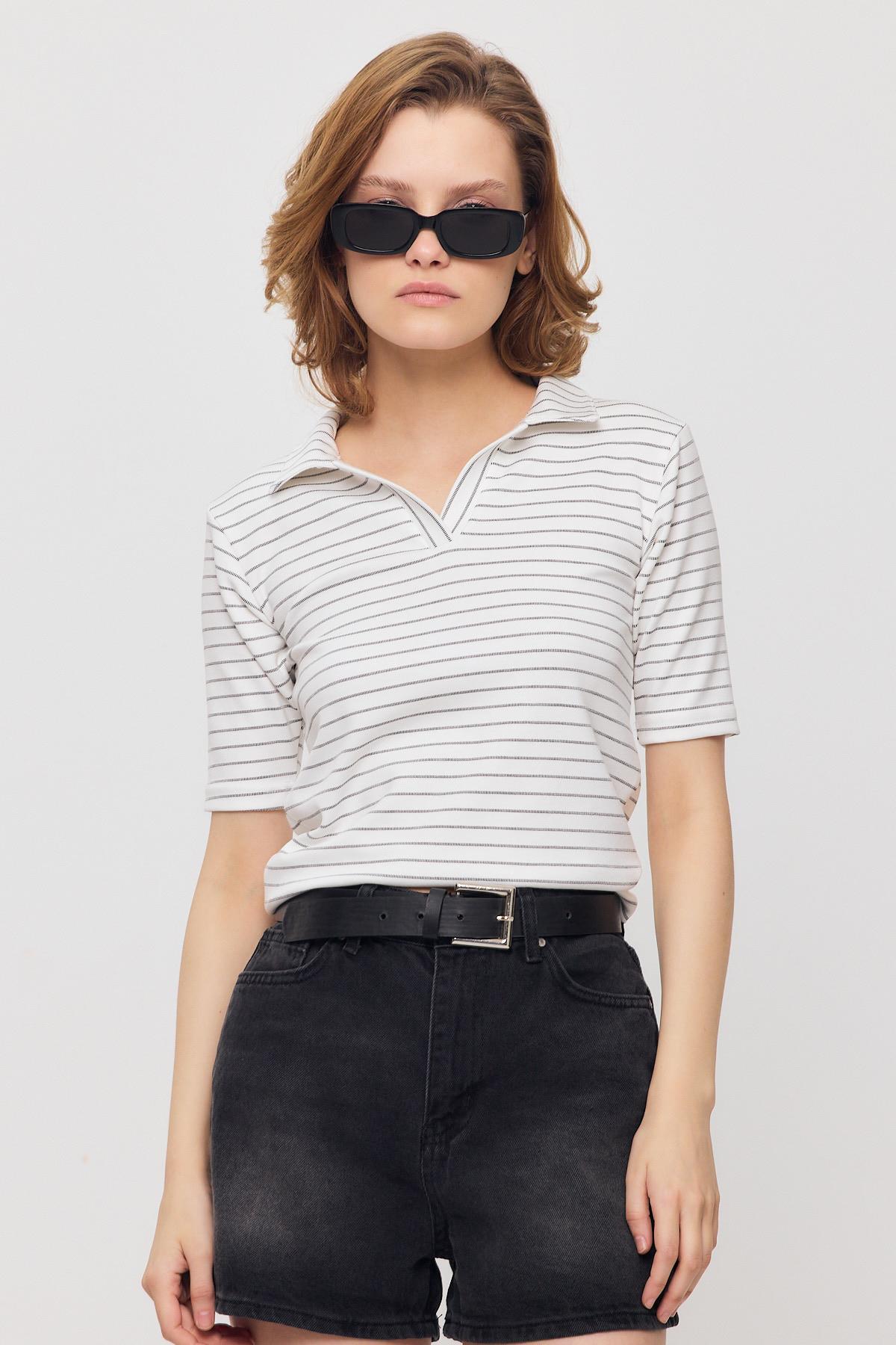 4449A V Yaka Çizgili Kısa Tişört Beyaz - 7
