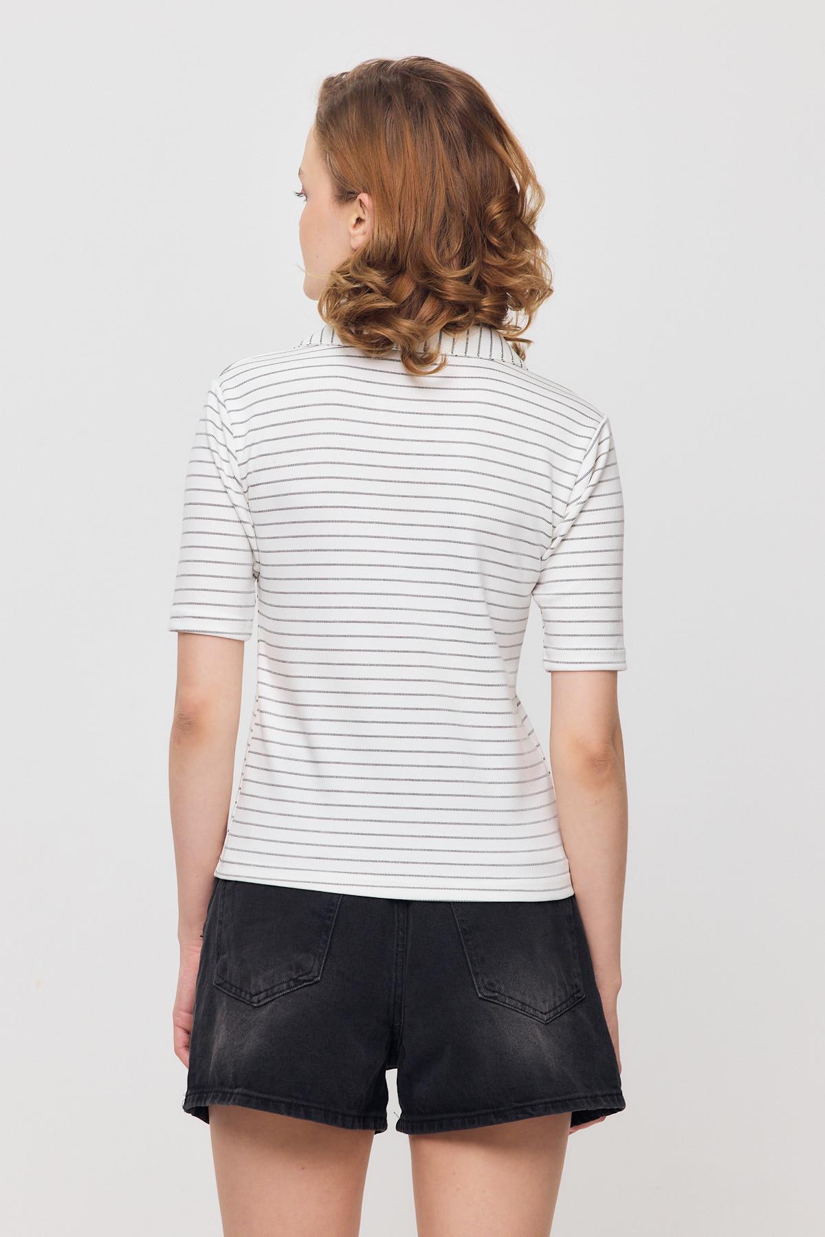 4449A V Yaka Çizgili Kısa Tişört Beyaz - 5