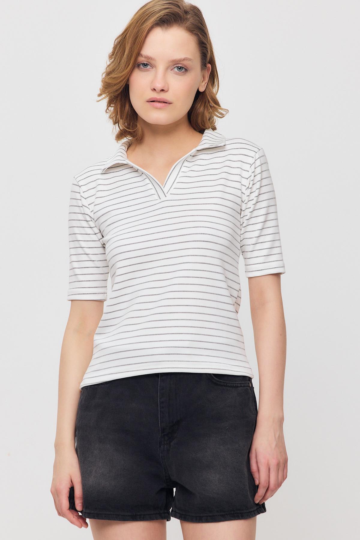 4449A V Yaka Çizgili Kısa Tişört Beyaz - 6