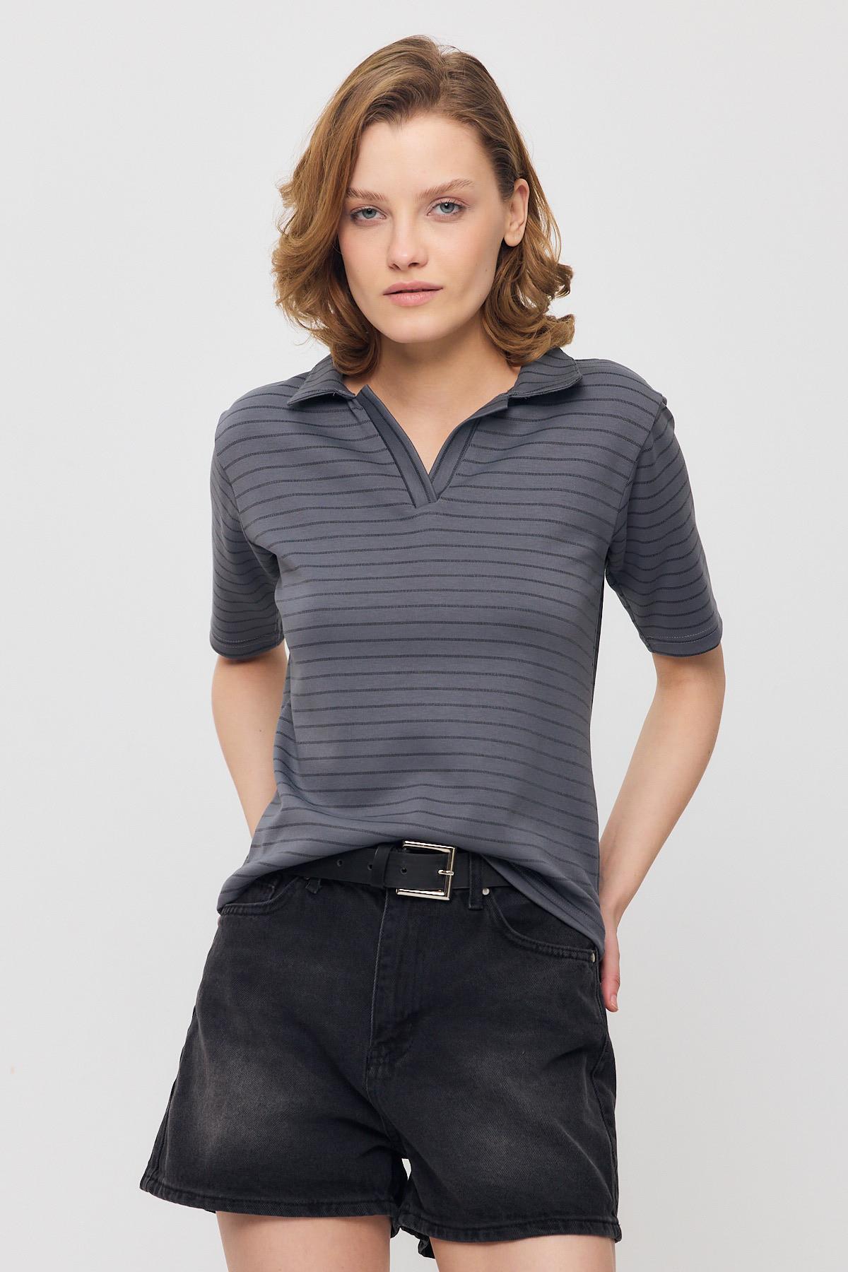 Füme V Yaka Çizgili Kısa Tişört 4449A 