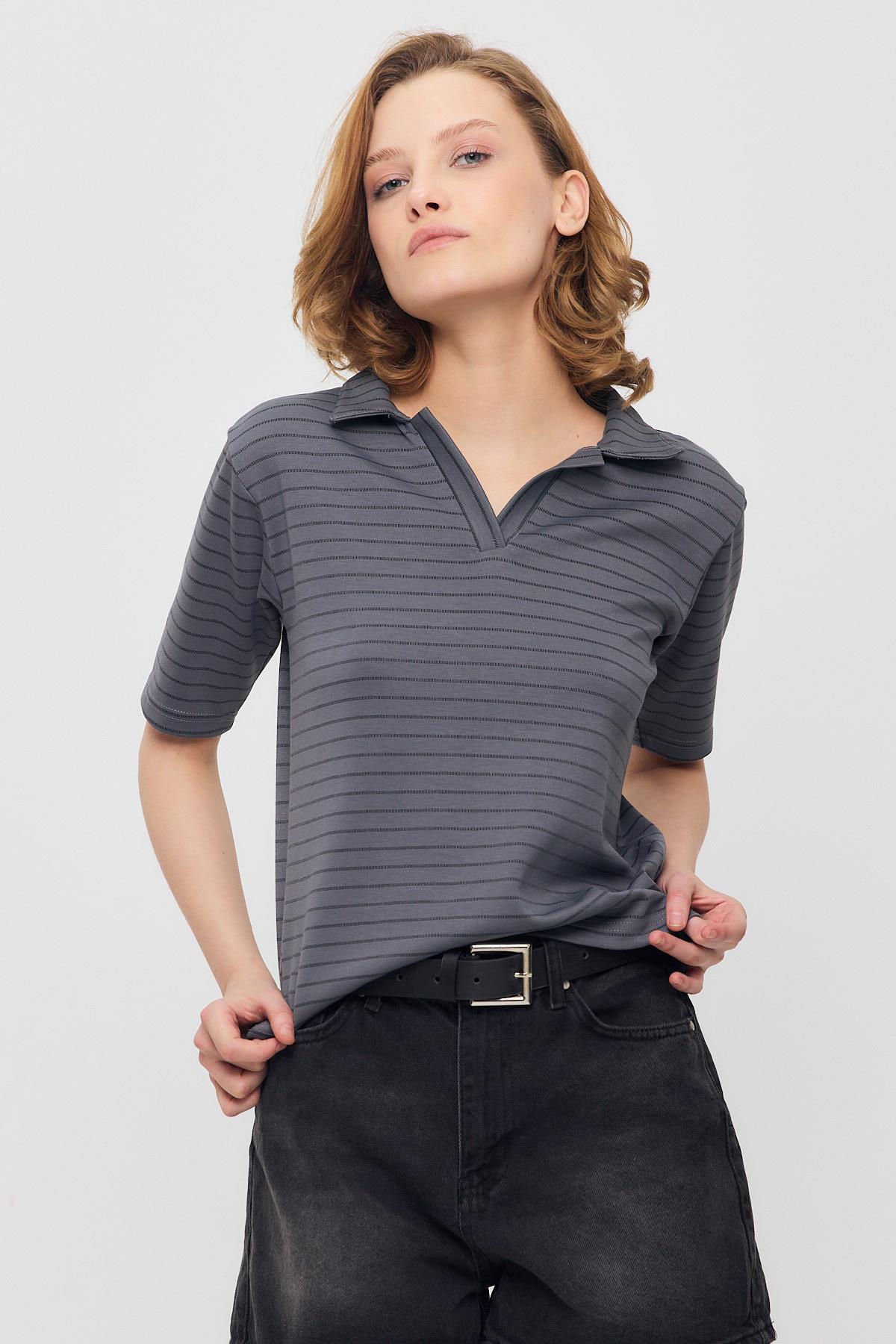 Füme V Yaka Çizgili Kısa Tişört 4449A - 8