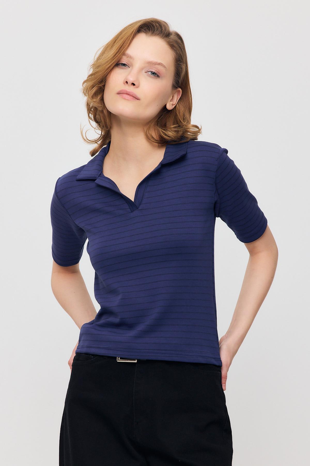 Laci V Yaka Çizgili Kısa Tişört 4449A - 4