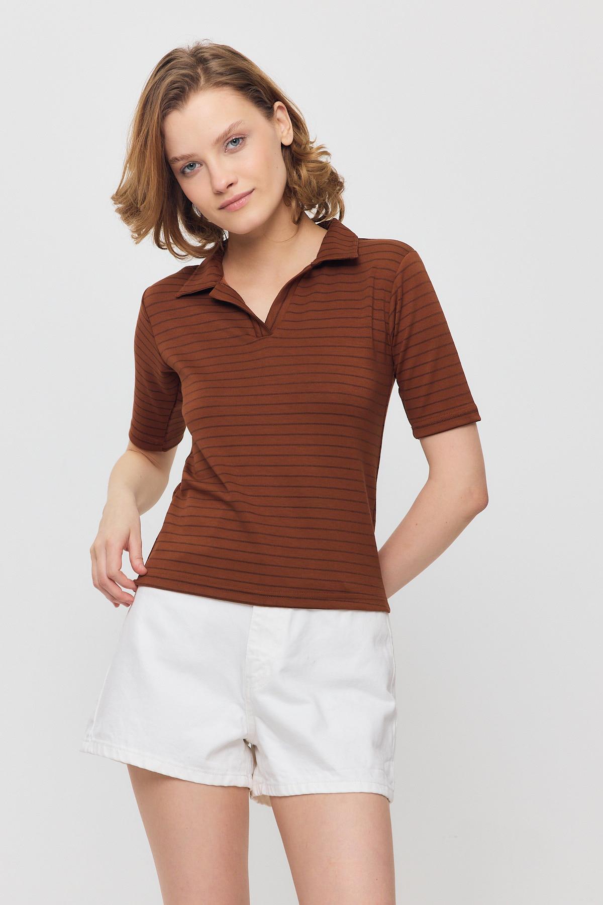 Taba V Yaka Çizgili Kısa Tişört 4449A - 3