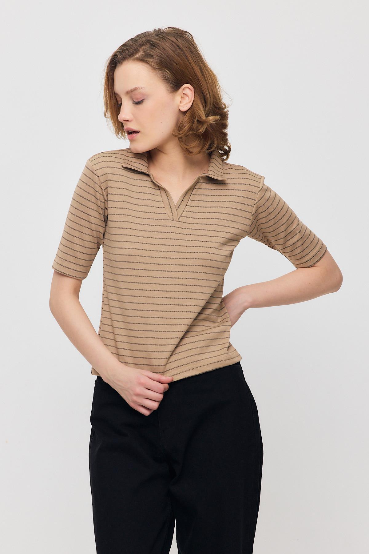 4449A V Yaka Çizgili Kısa Tişört Vizon - 6
