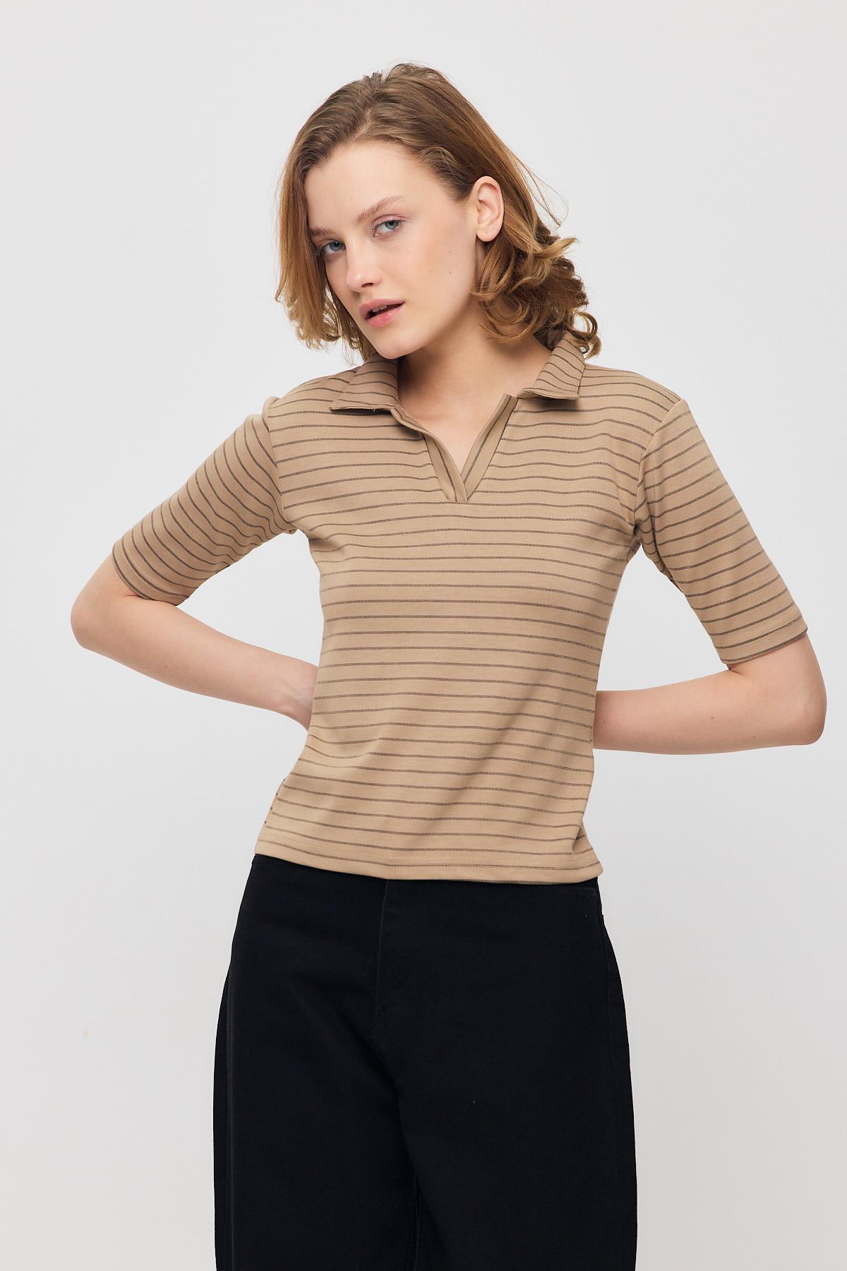 Vizon V Yaka Çizgili Kısa Tişört 4449A 